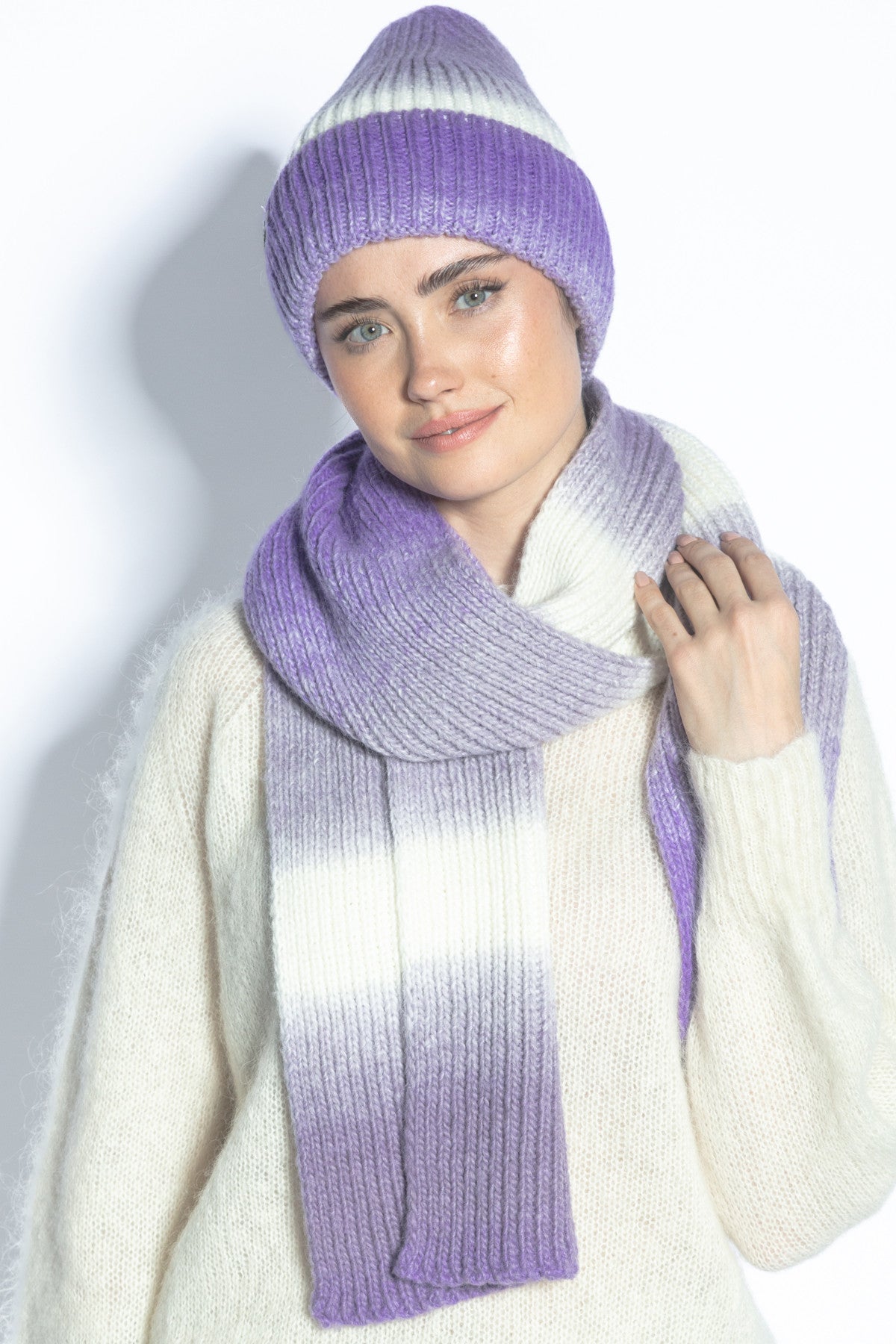 WEŁNIANY KOMPLET CZAPKA I SZAL fioletowy - 2