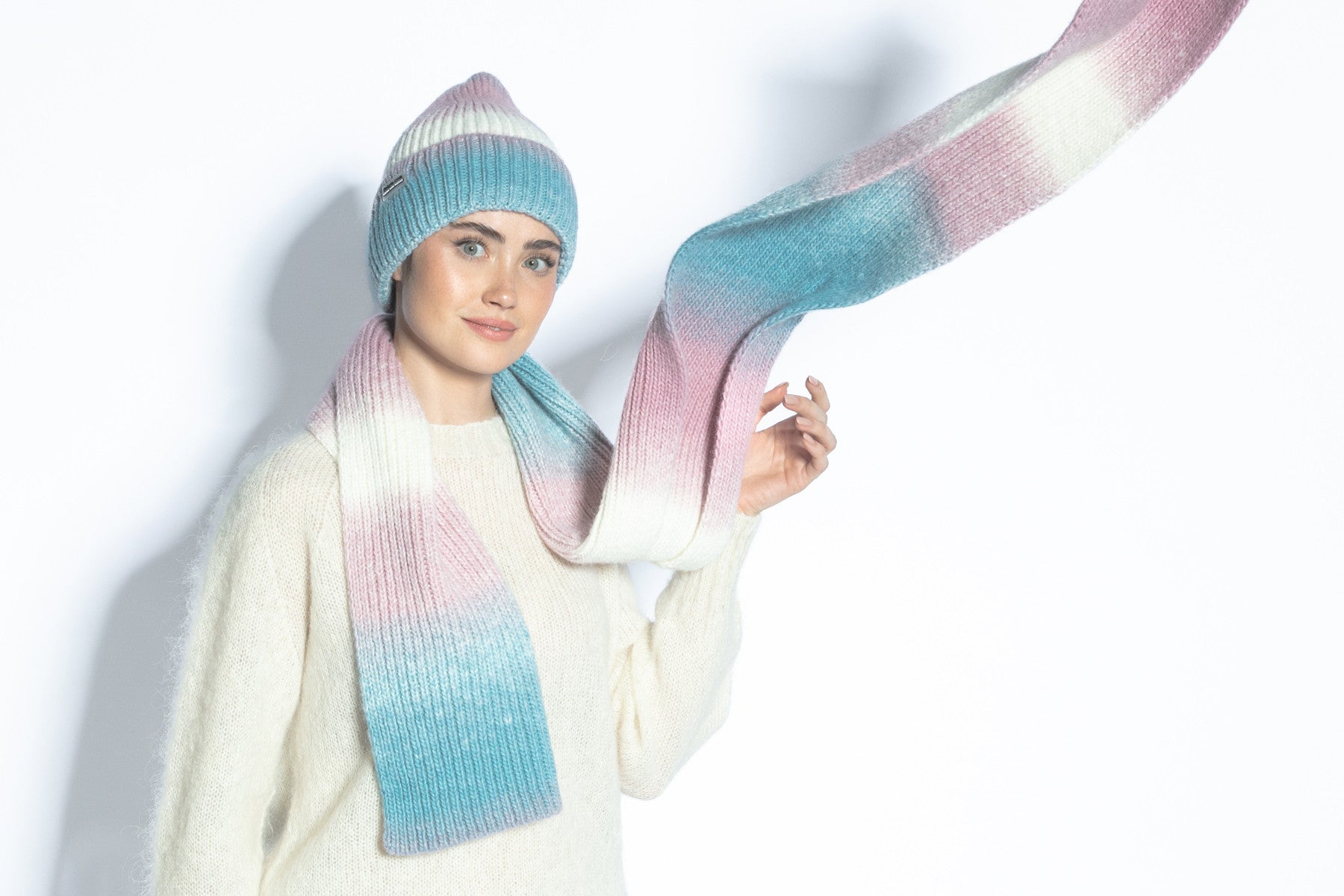 WEŁNIANY KOMPLET CZAPKA I SZAL różowy - 5