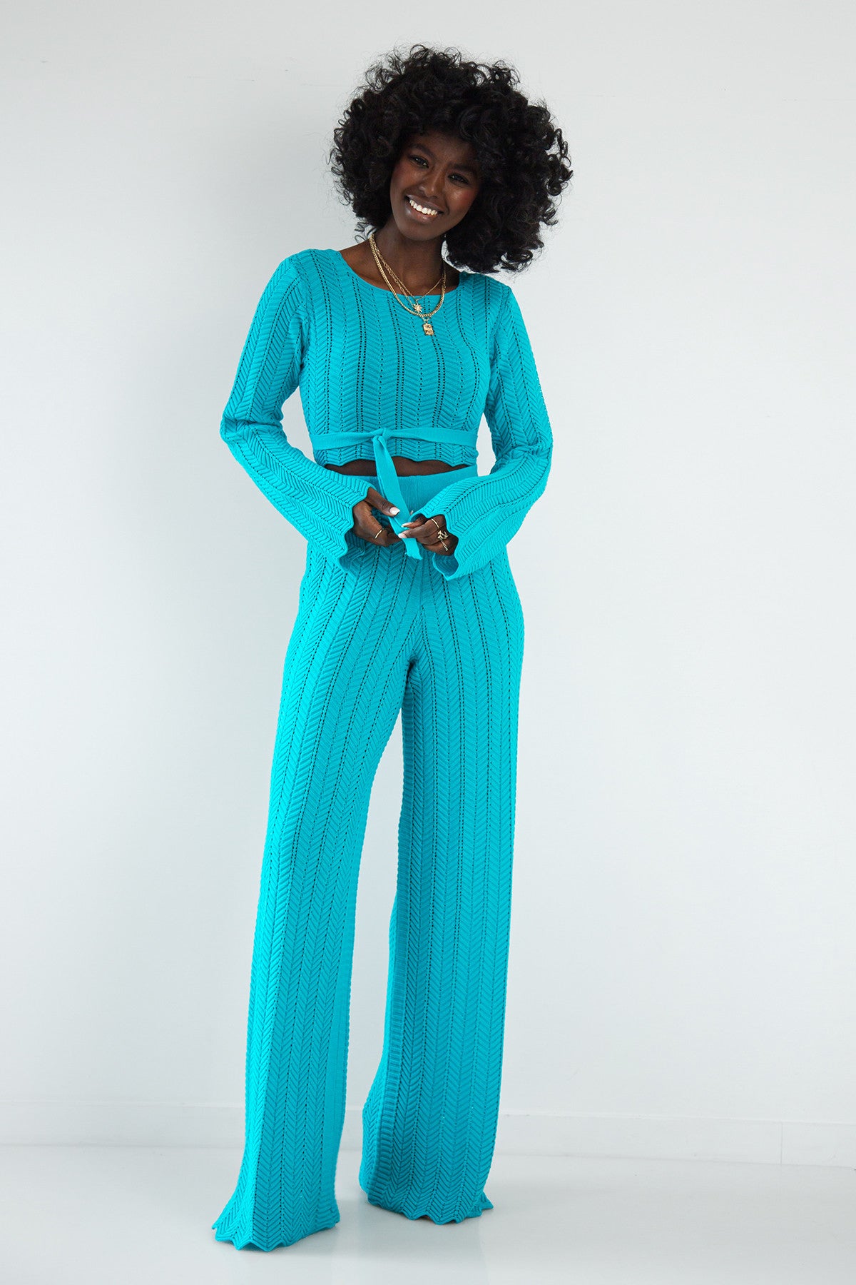 Komplet długie spodnie ażurowe i bluzka wiązana niebieski - 2