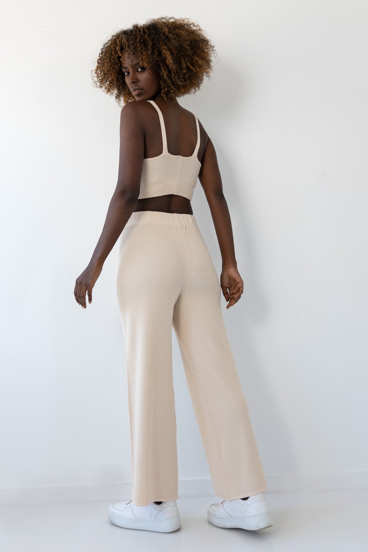 Spodnie prążkowane beżowy - 2