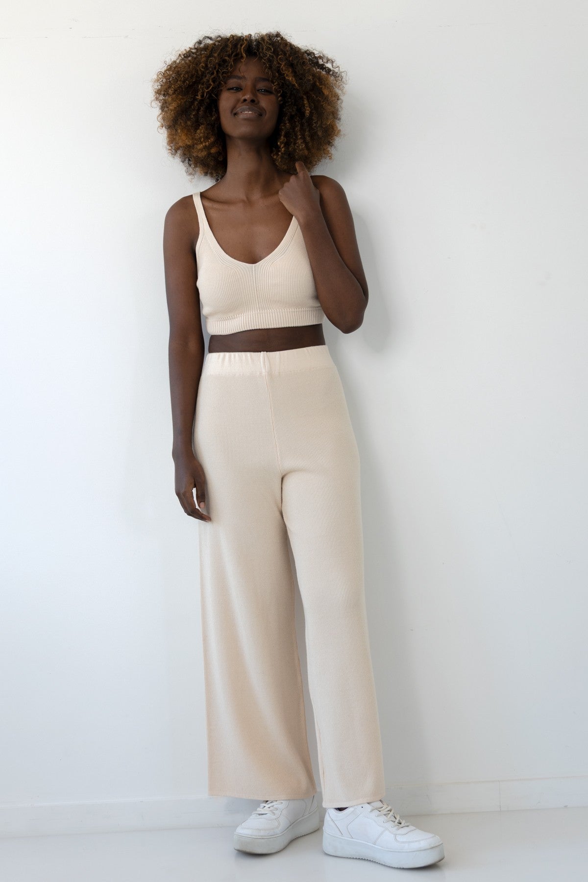 Spodnie prążkowane beżowy - 1