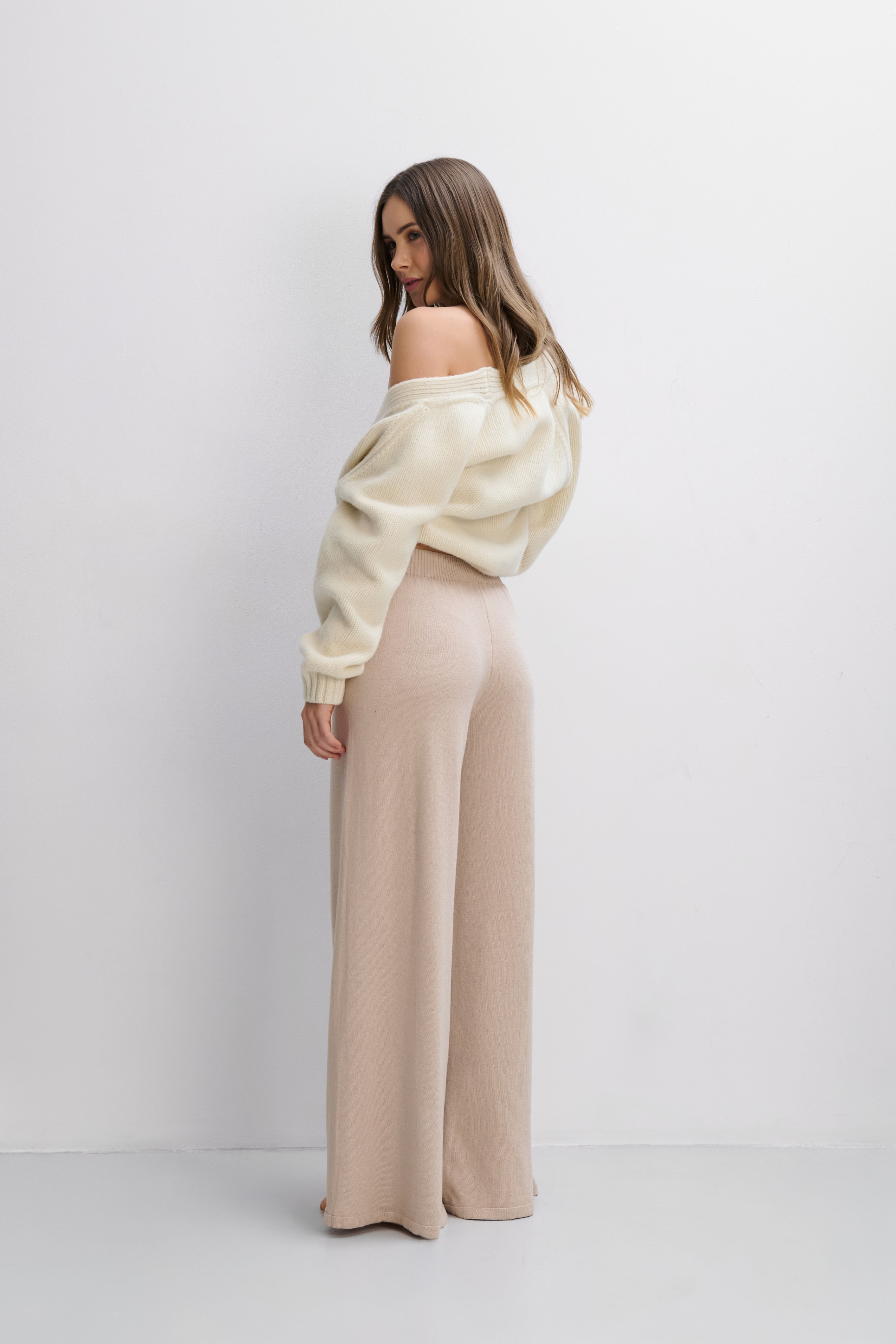 Cashmere Ease organic cotton and cashmere trousers beige