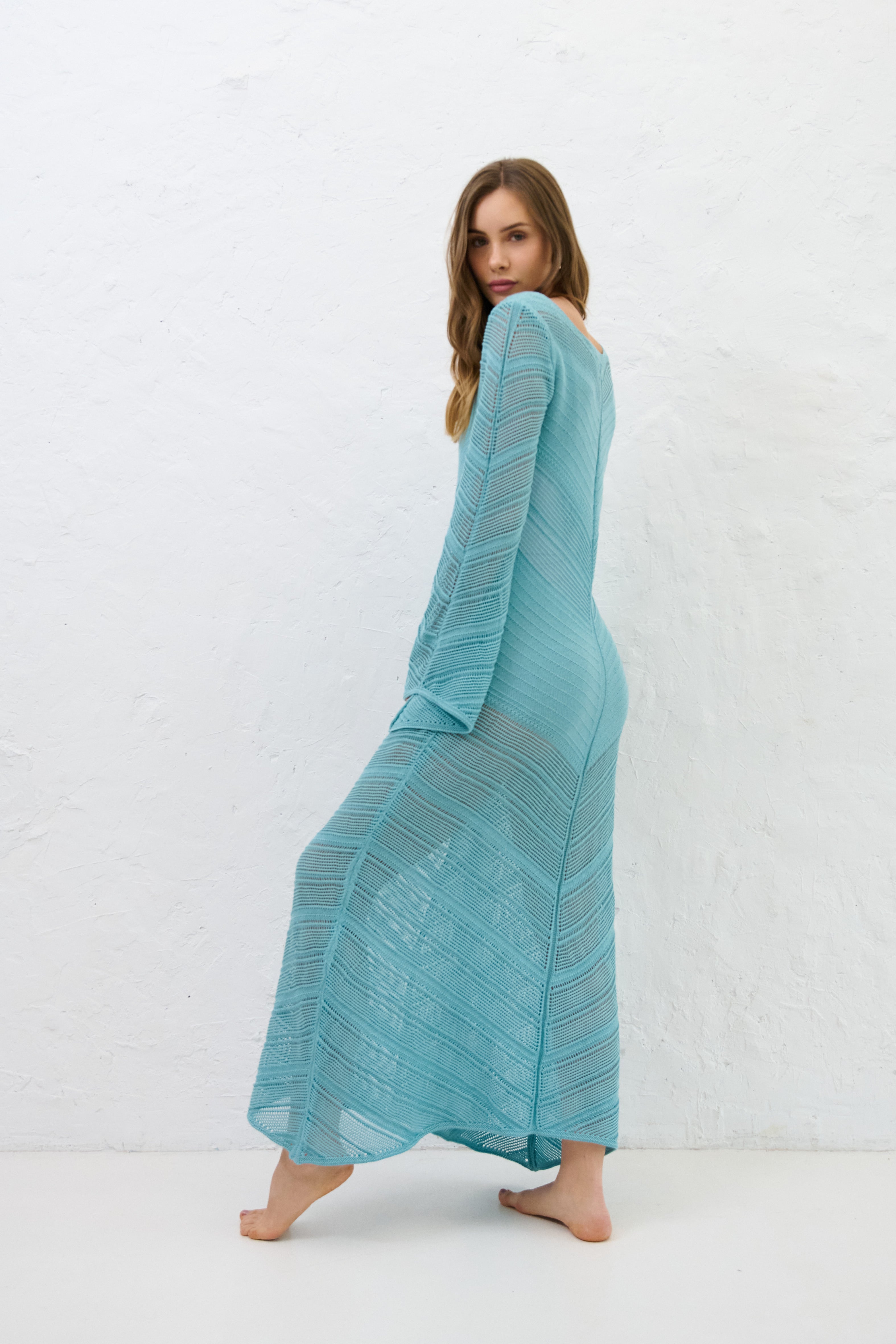 Langes, durchbrochenes Kleid von Cotton Mirage, blau