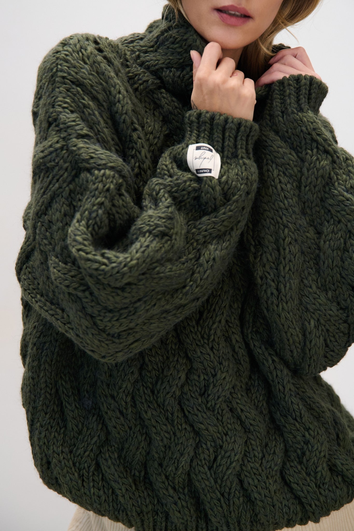 Sweter wełniany gruby z warkoczowym splotem oliwkowy - 8