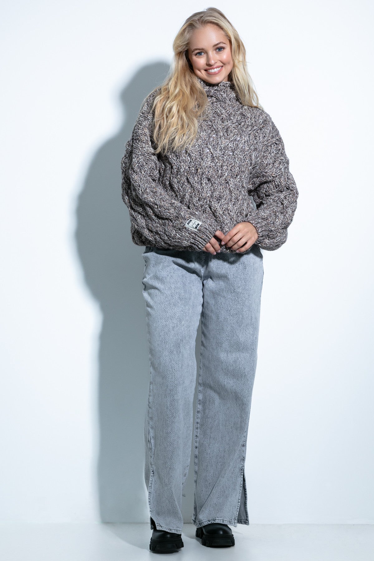 Sweter wełniany o grubym splocie brązowy - 4