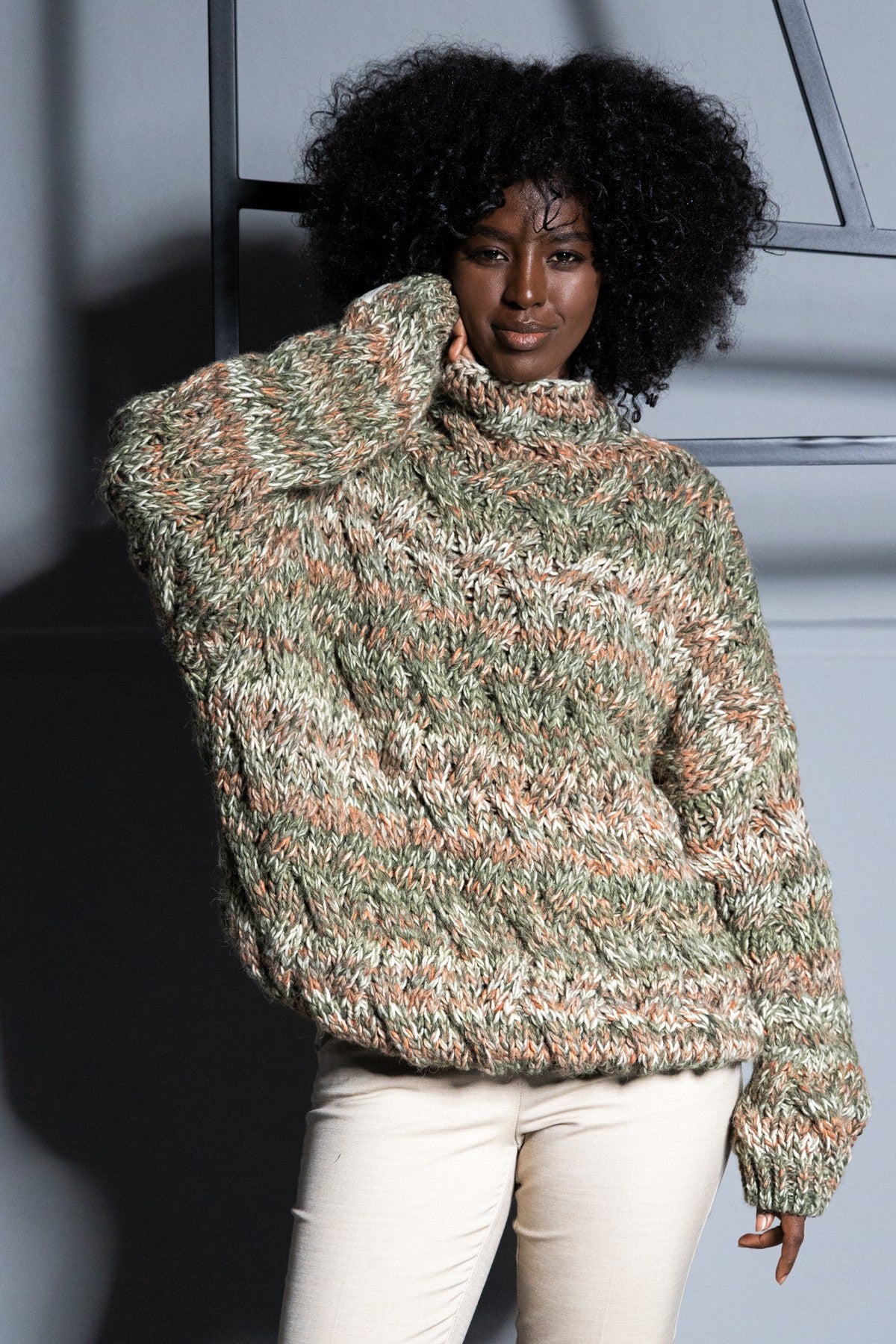 Sweter wełniany o grubym splocie zielony - 6