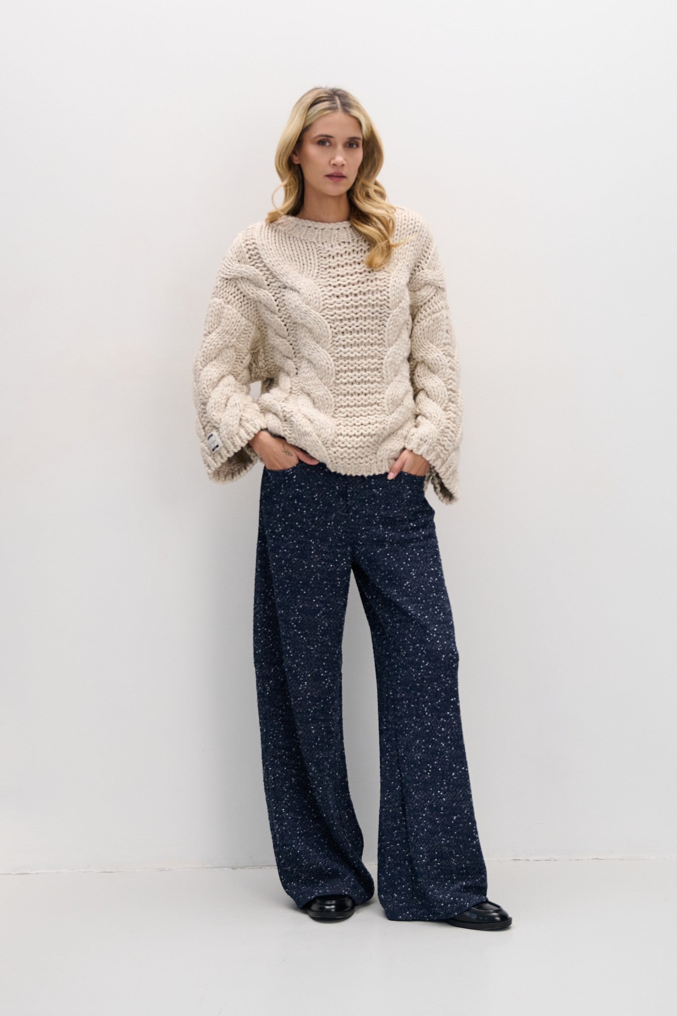 Sweter z grubymi warkoczami CHUNKY KNIT beżowy - 2