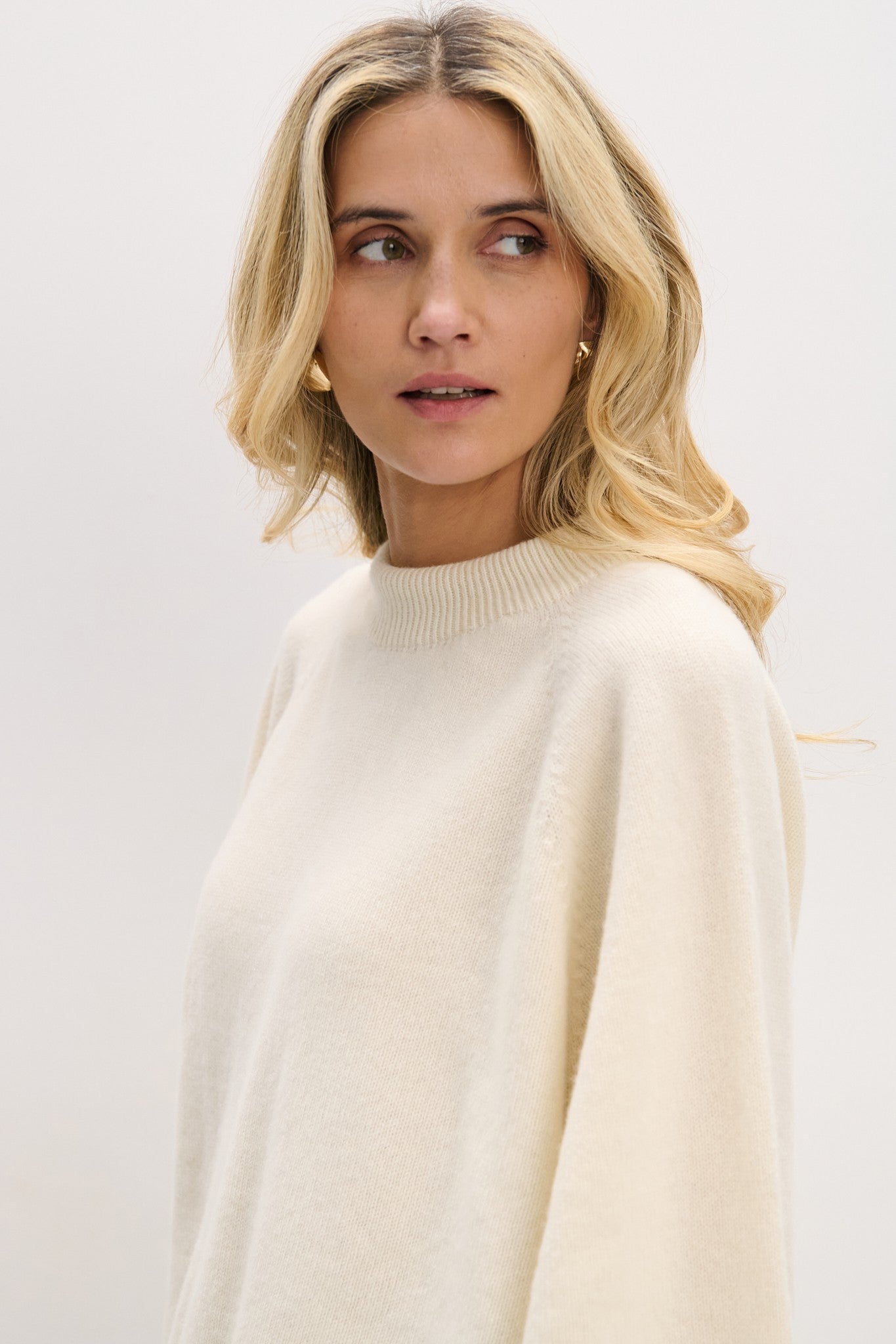 Sweter z kaszmiru Cashmere Velvet Air ecru - 4