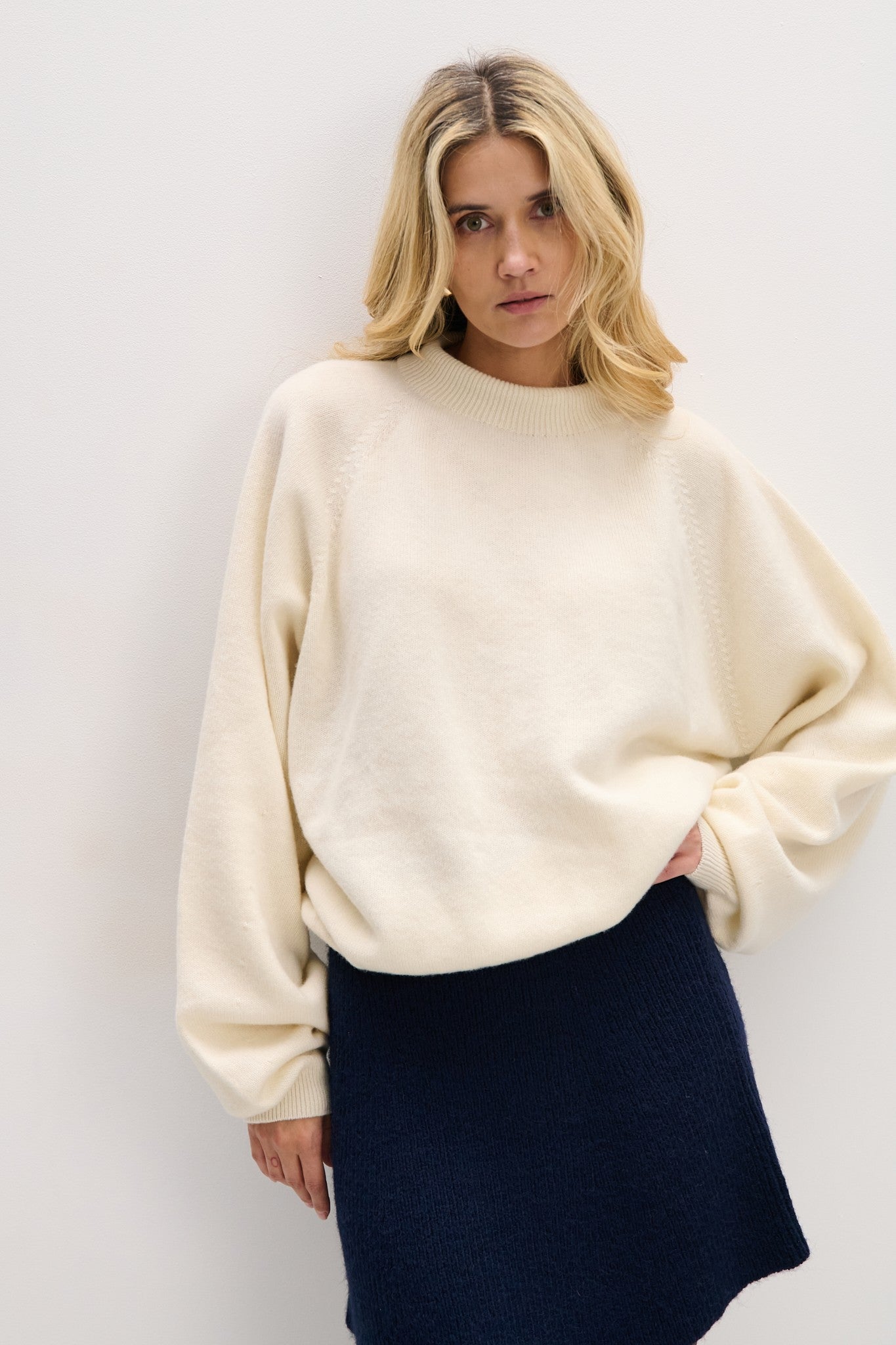 Sweter z kaszmiru Cashmere Velvet Air ecru - 2