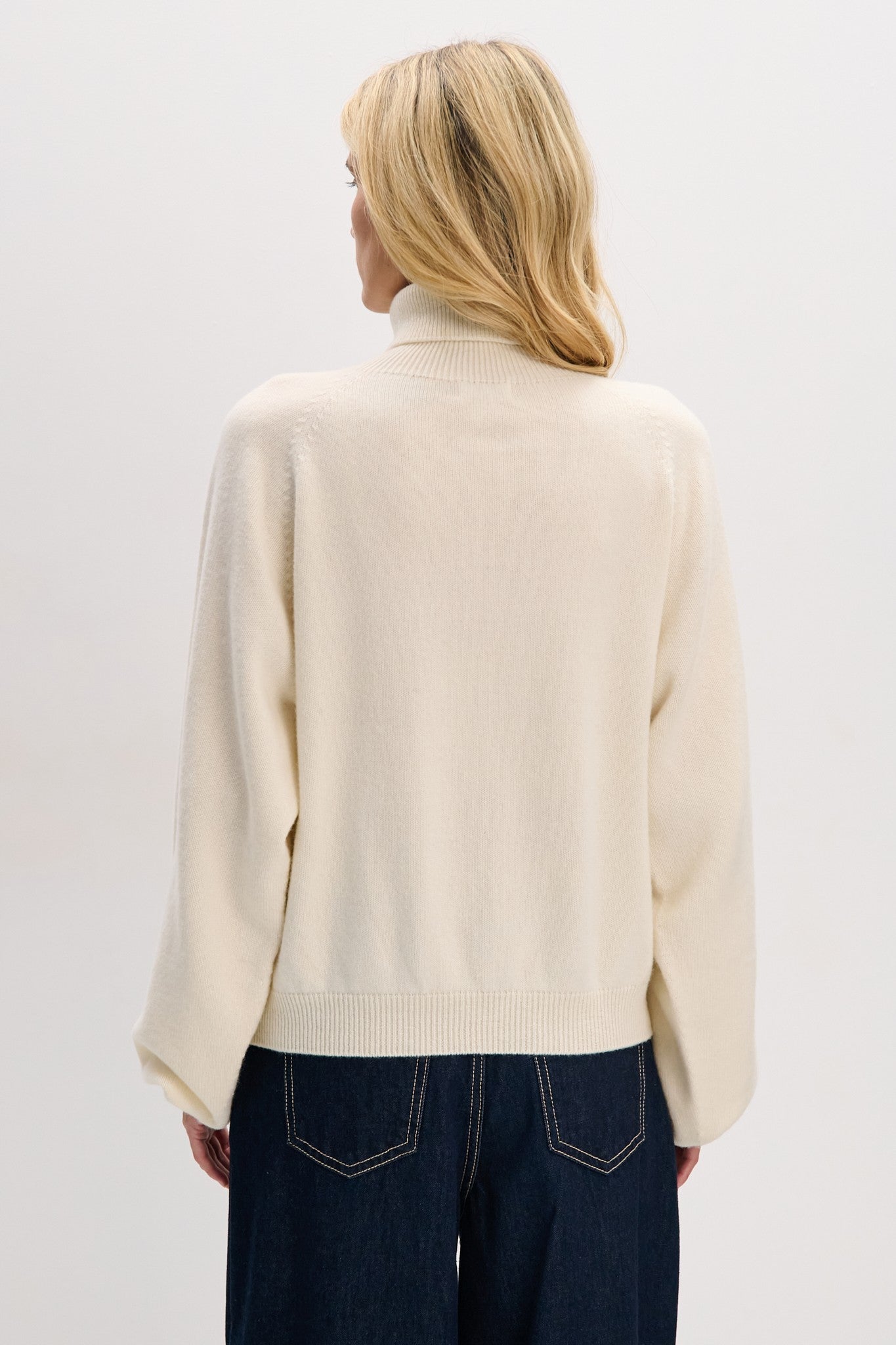 Sweter z kaszmiru z golfem CASHMERE VELVET AIR ecru - 2