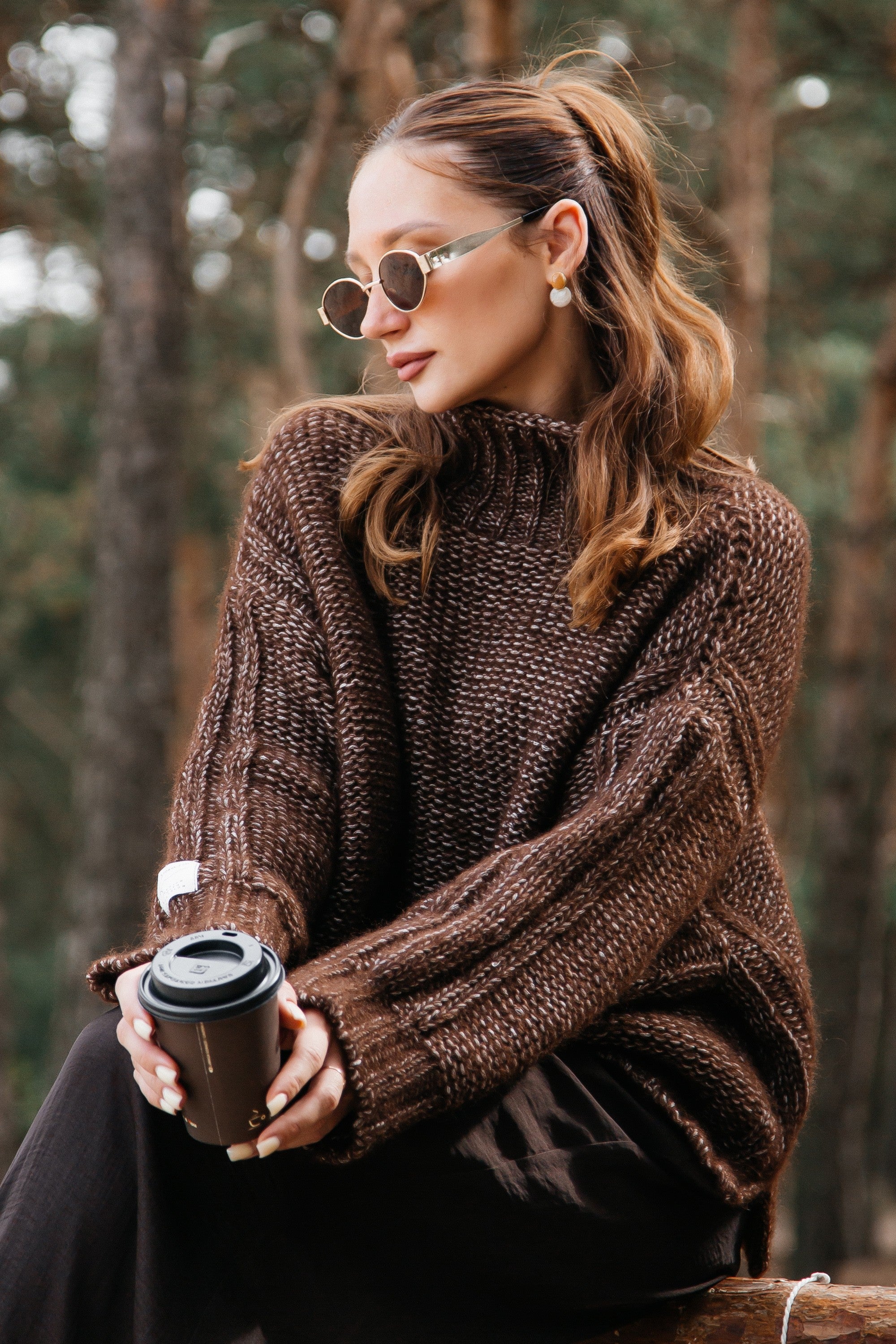 Sweter z niefarbowanej wełny alpaki i bawełny mako brązowy - 1