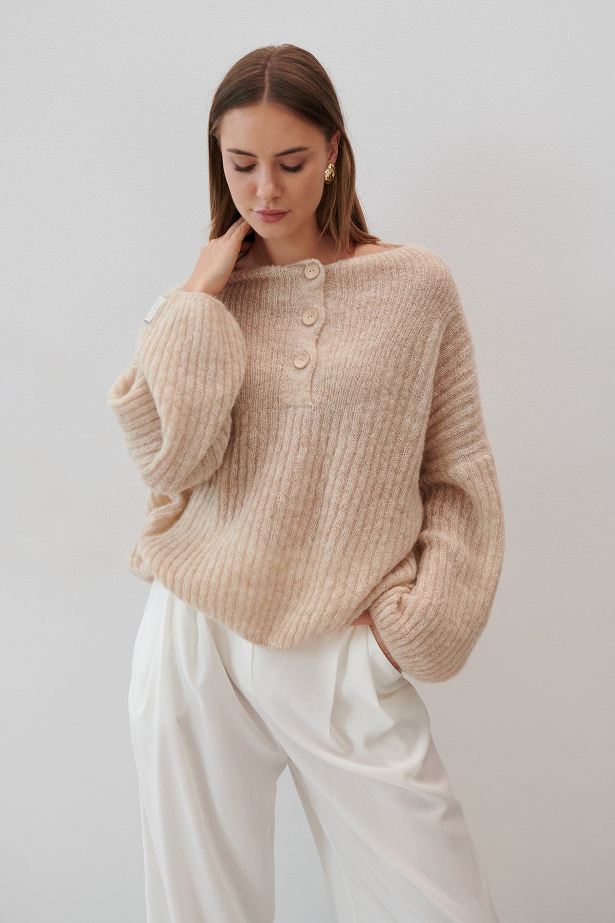 Sweter z wełny alpaki zapinany beżowy - 1