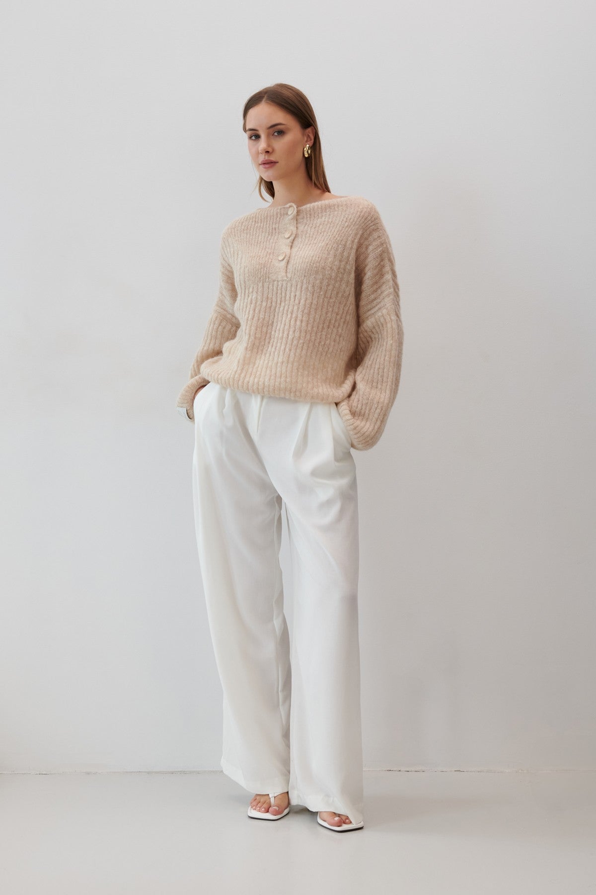 Sweter z wełny alpaki zapinany beżowy - 2