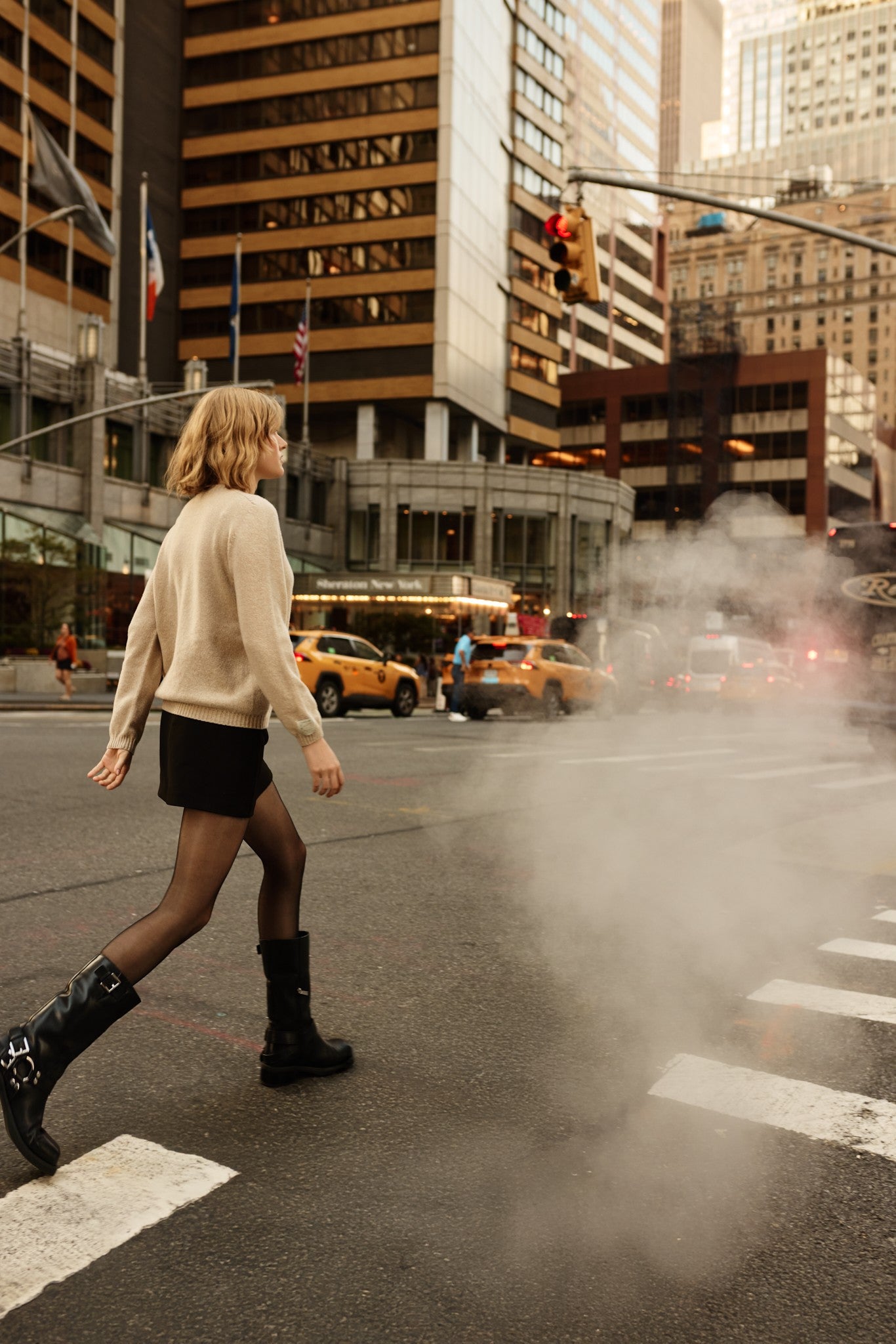 Sweter z wełny merynos beżowy - 1