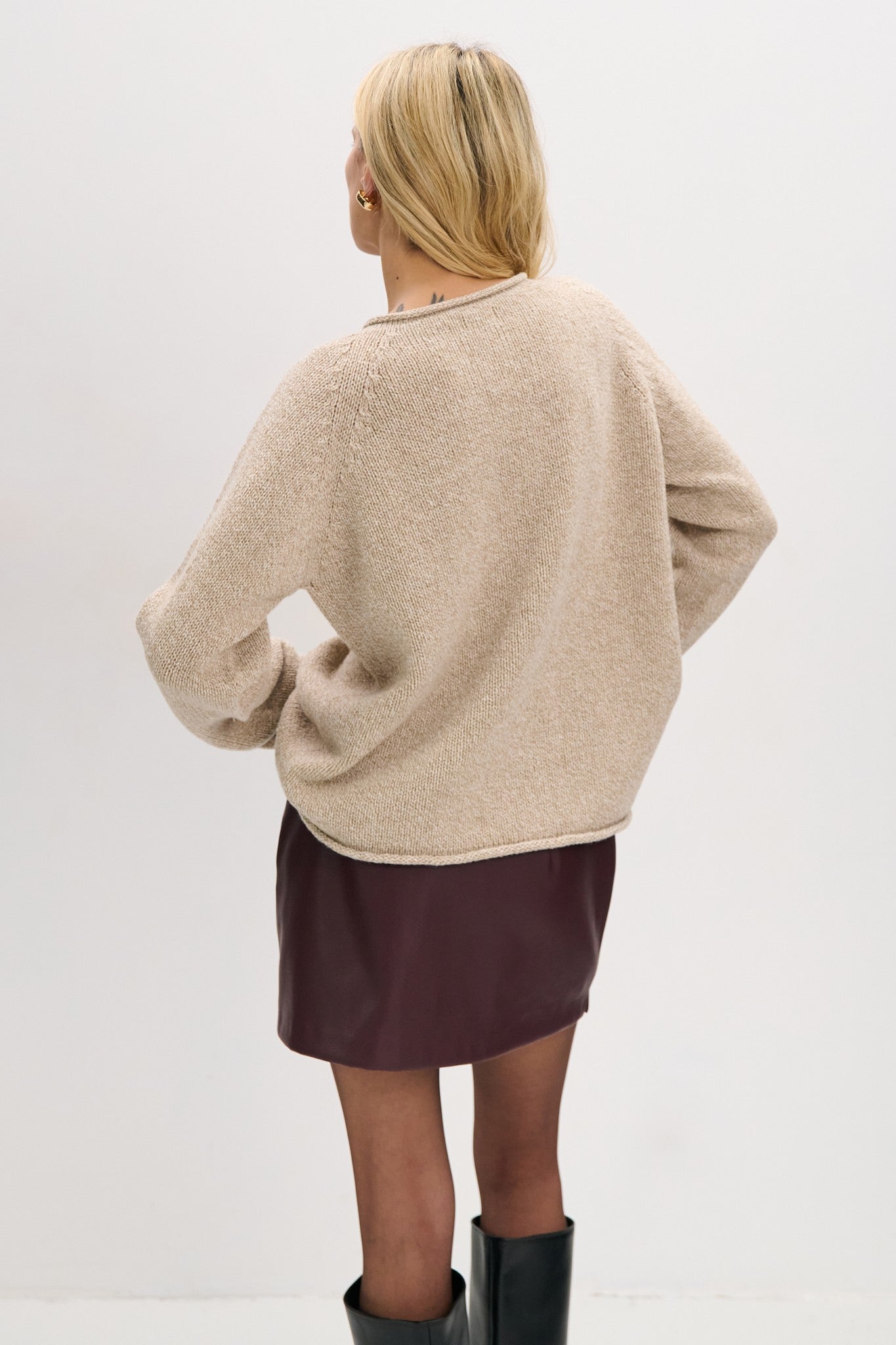 Sweter z wełny merynos beżowy - 4