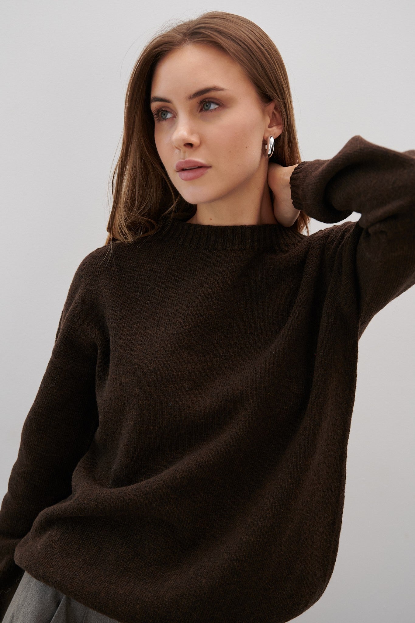 Sweter z wełny merynos czekoladowy - 1