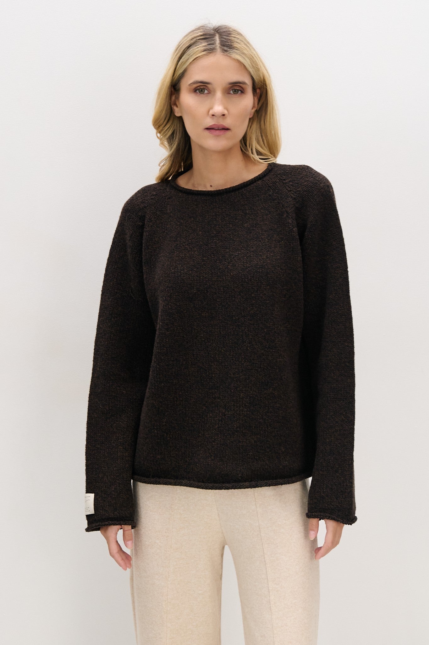 Sweter z wełny merynos brązowy - 1