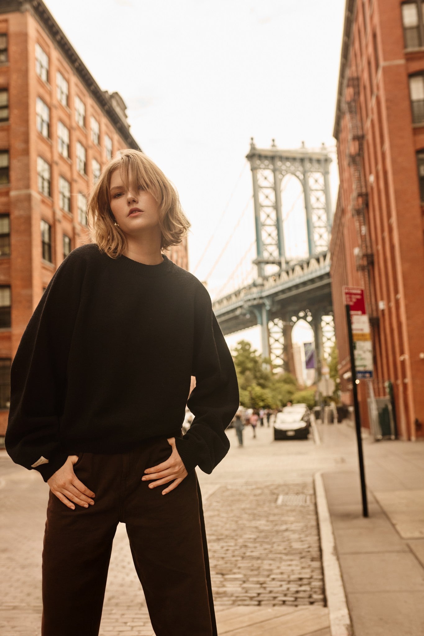 Sweter z wełny merynos czarny - 1