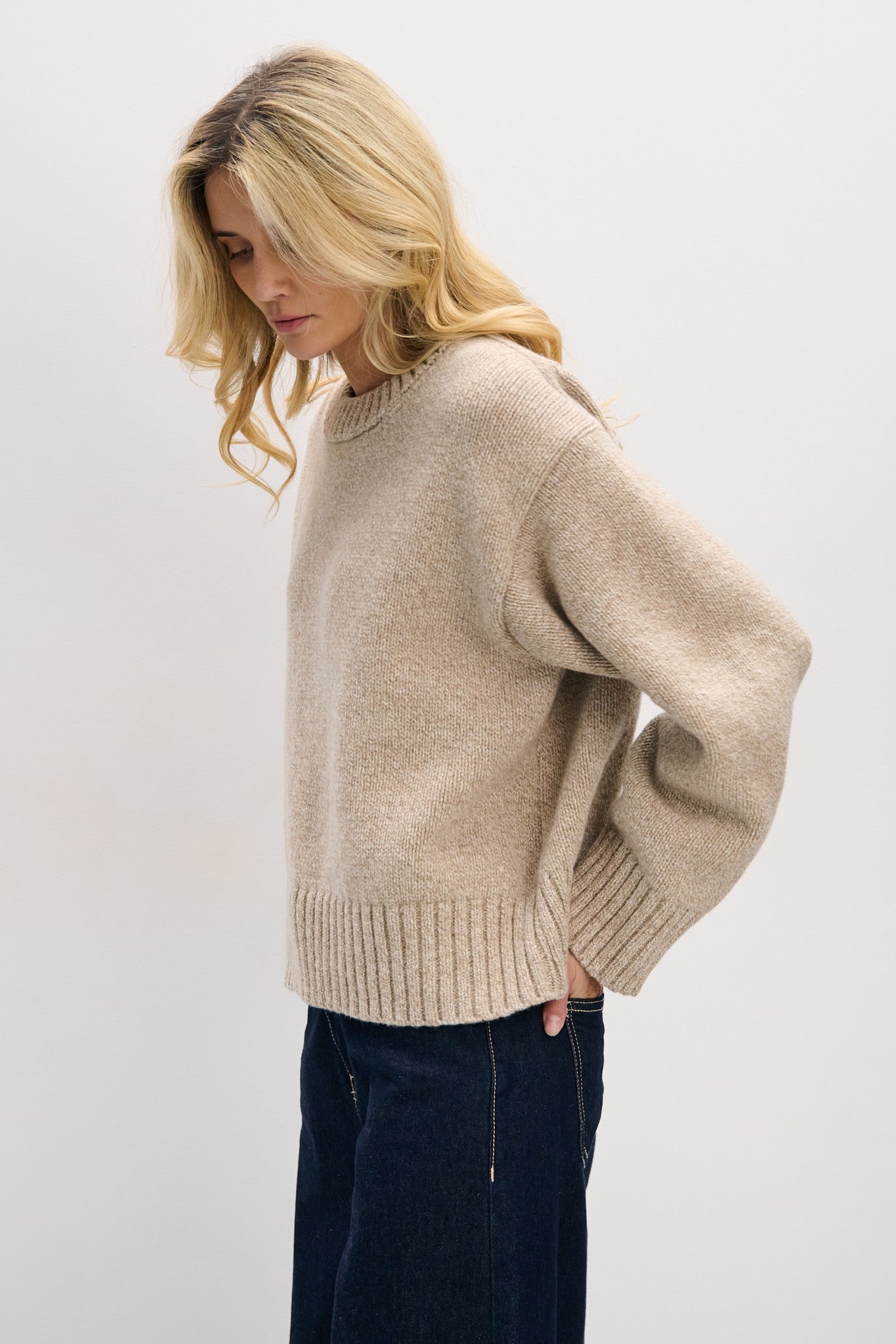 Sweter z wełny merynos o grubym splocie beżowy - 4