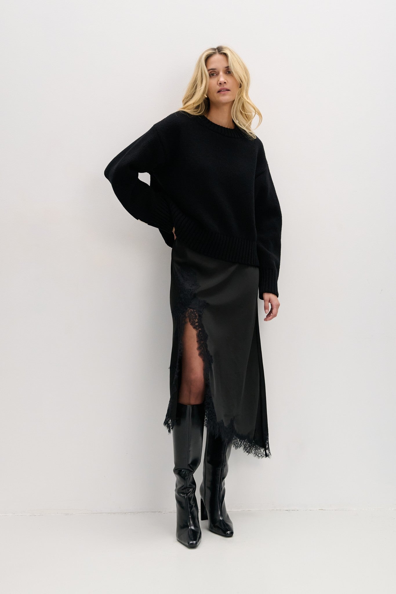 Sweter z wełny merynos o grubym splocie czarny - 5