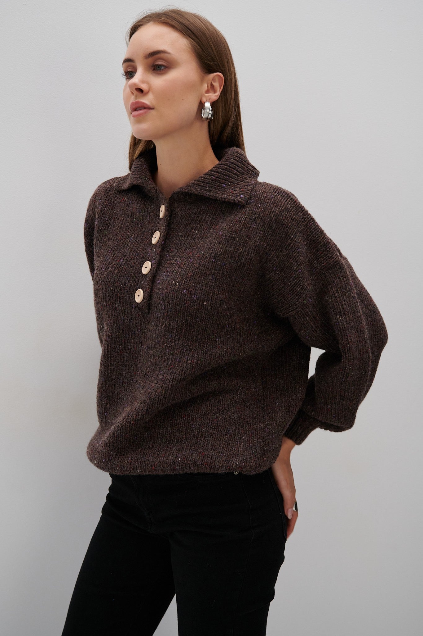 SWETER Z WEŁNY Z KOŁNIERZEM CINNAMON BARK brązowy - 3