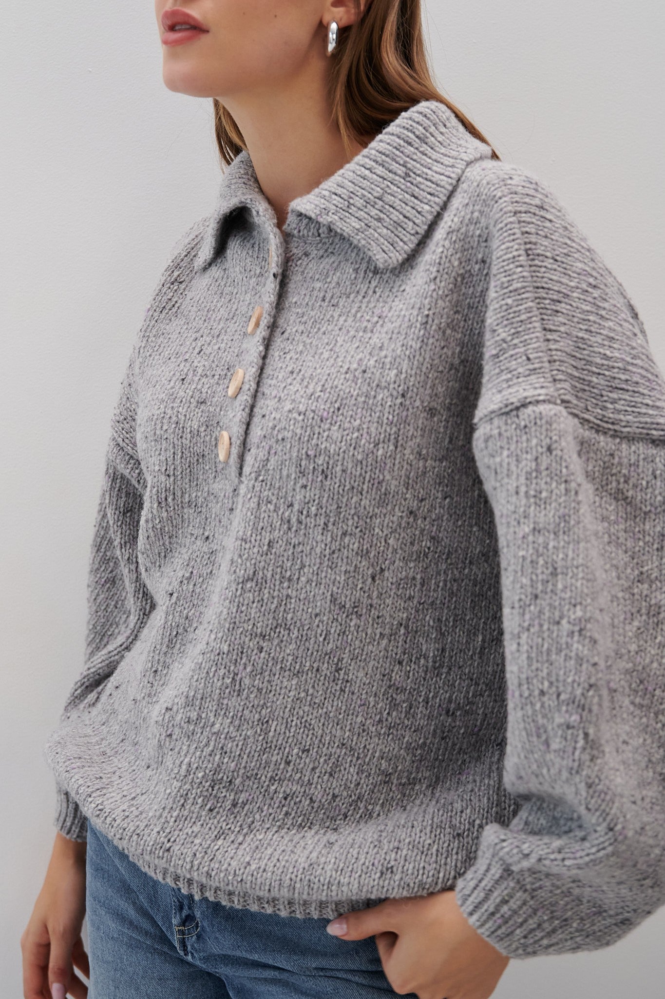 SWETER Z WEŁNY Z KOŁNIERZEM MOON ASH szary - 1