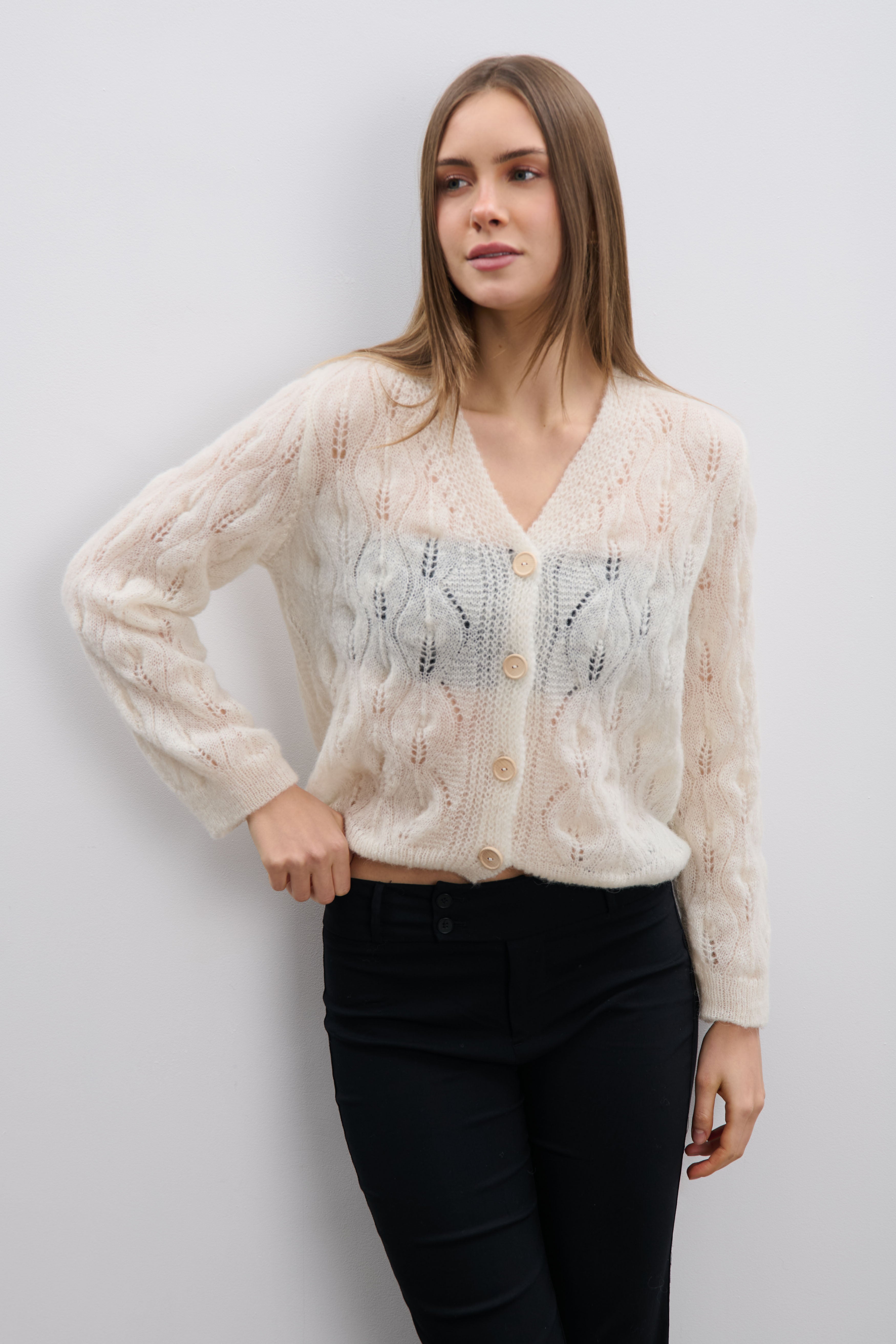 Delikatny kardigan mgiełka z wełny alpaki ecru