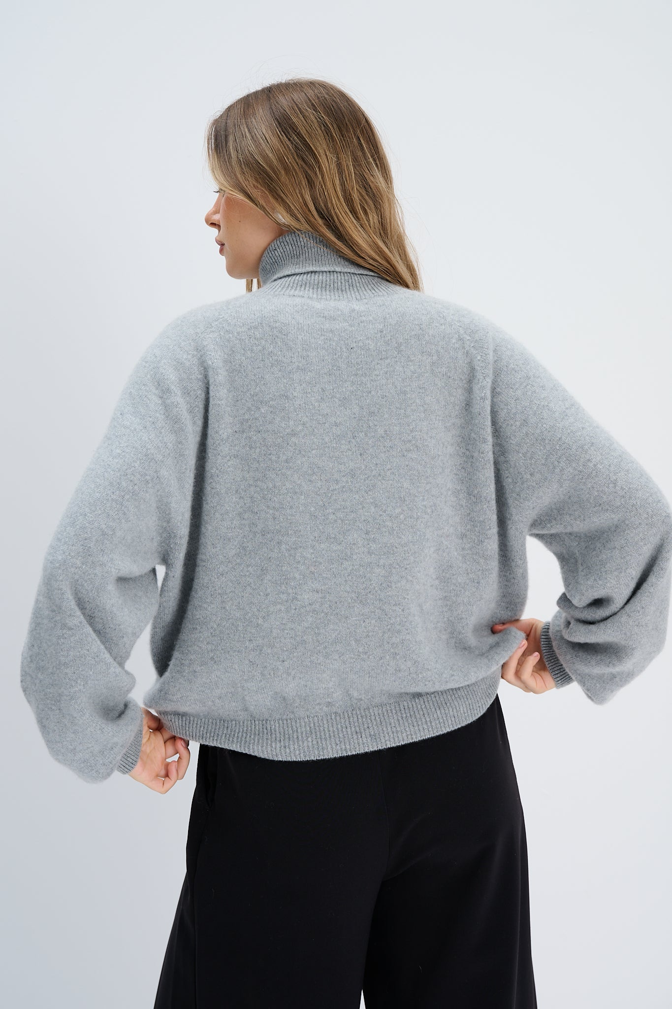 Sweter z kaszmiru z golfem CASHMERE VELVET AIR szary