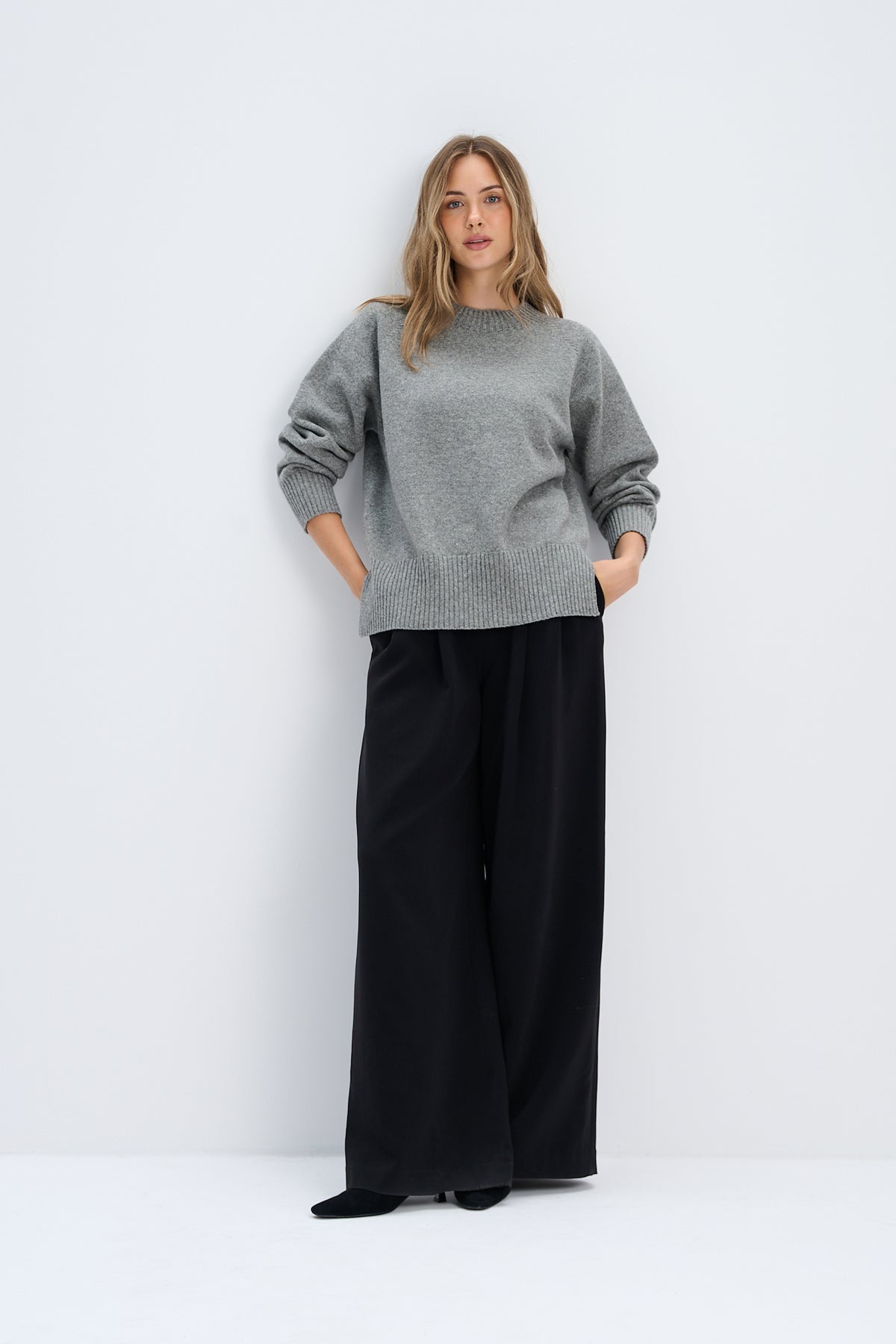 Sweter z wełny merynos Mellow szary