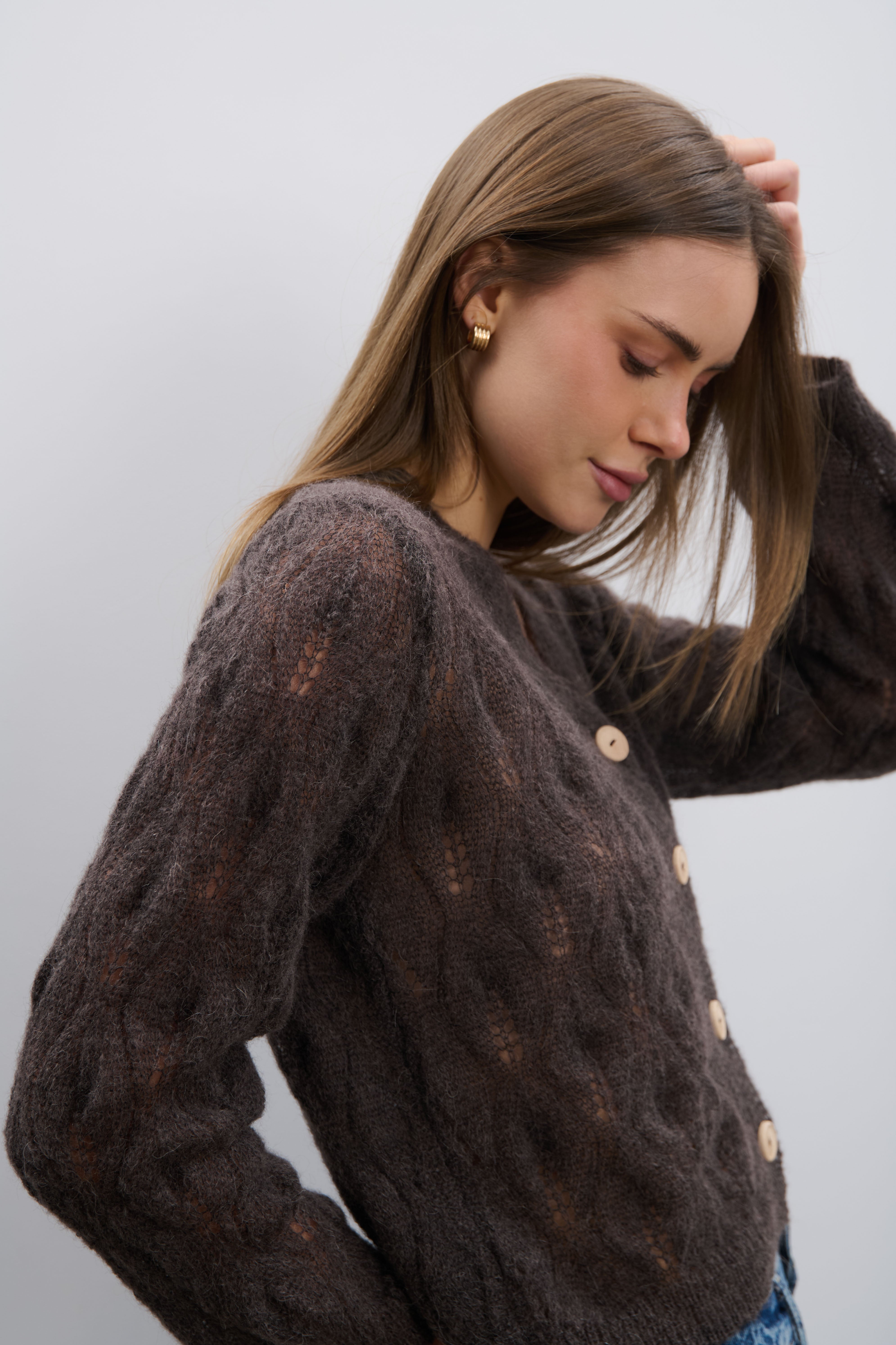 Delikatny kardigan mgiełka z wełny alpaki brązowy