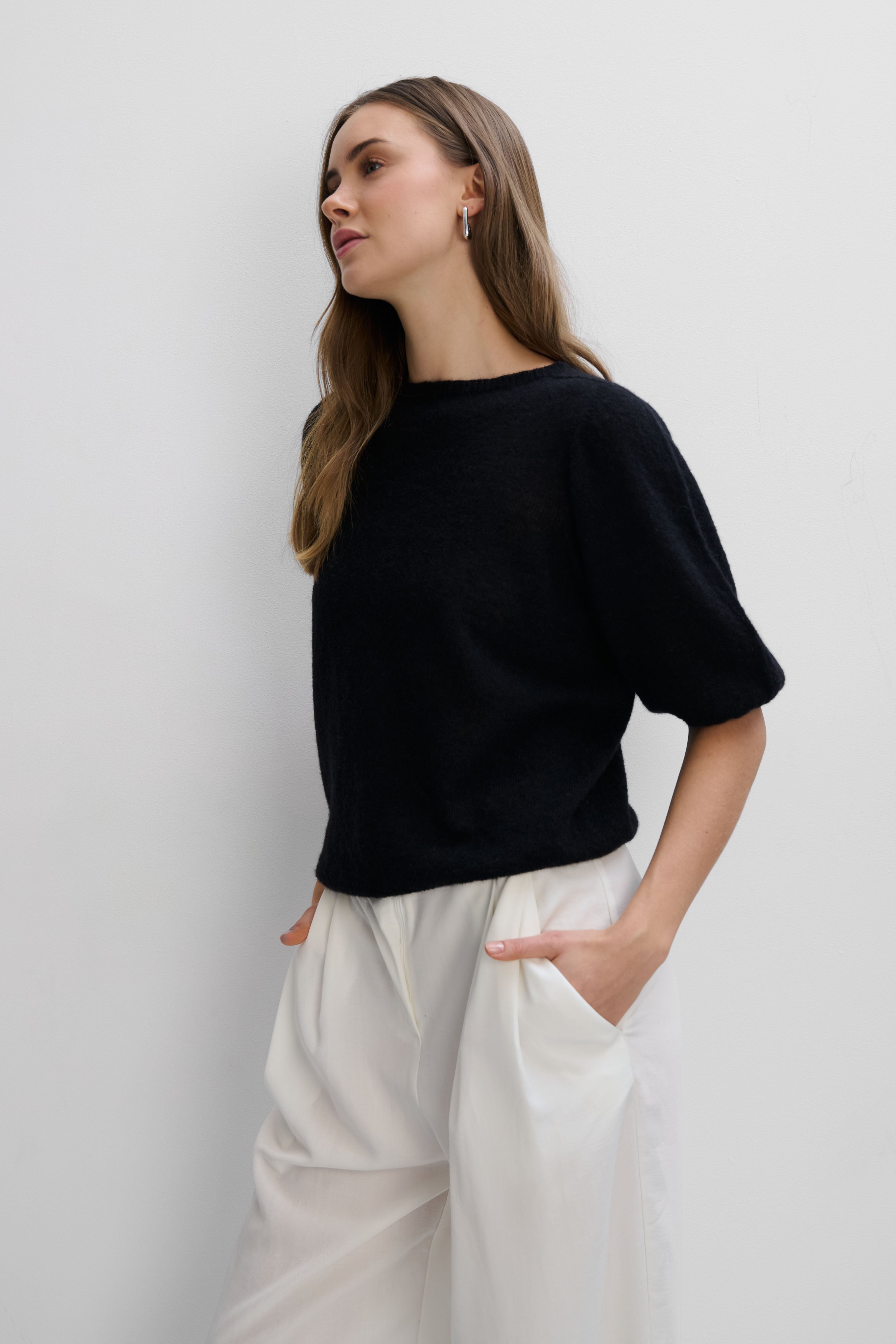 Sweter z krótkim rękawem z wełny baby alpaka i wełny virgin czarny