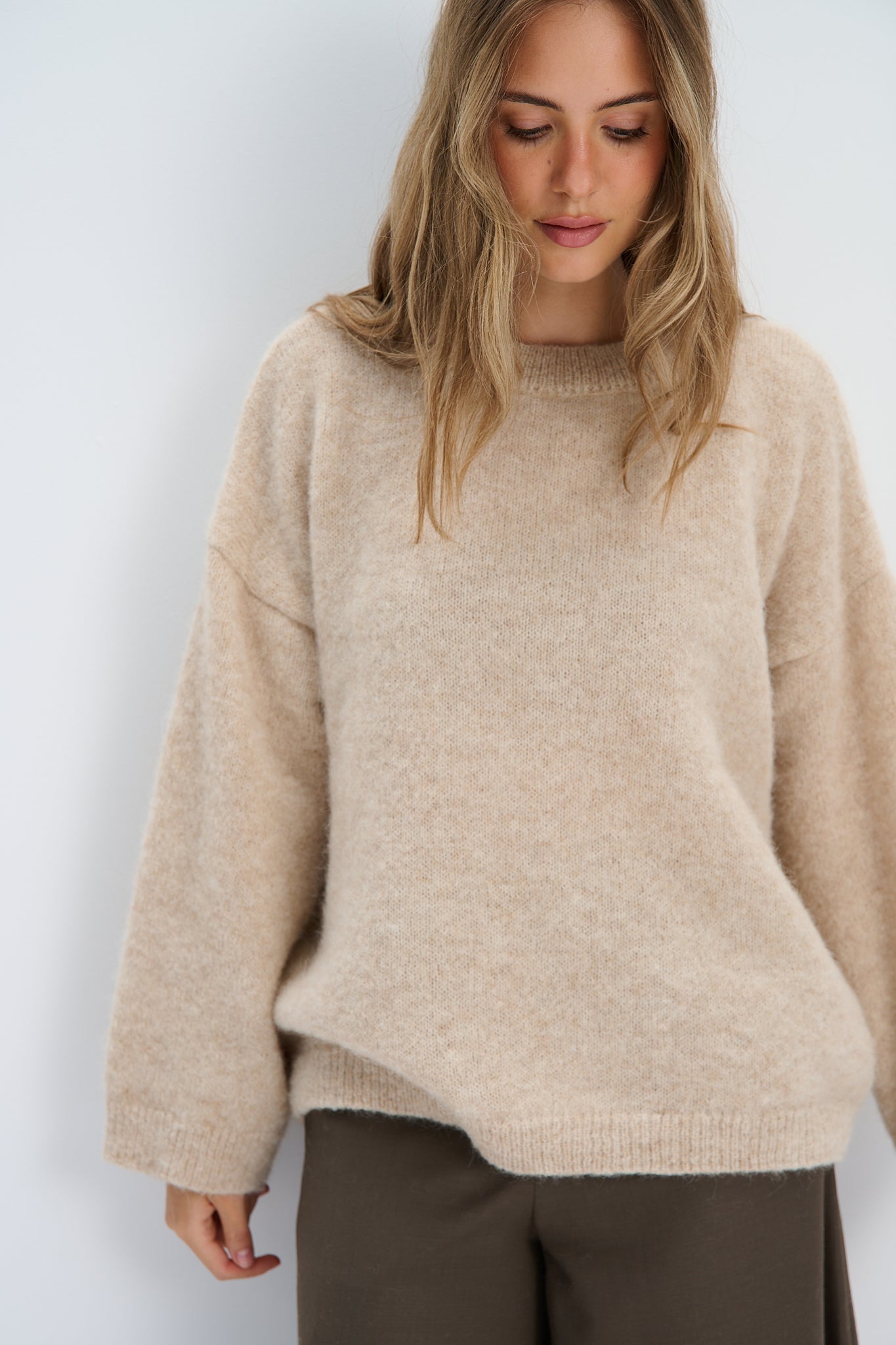 Sweter z wełny alpaki Avalon beżowy
