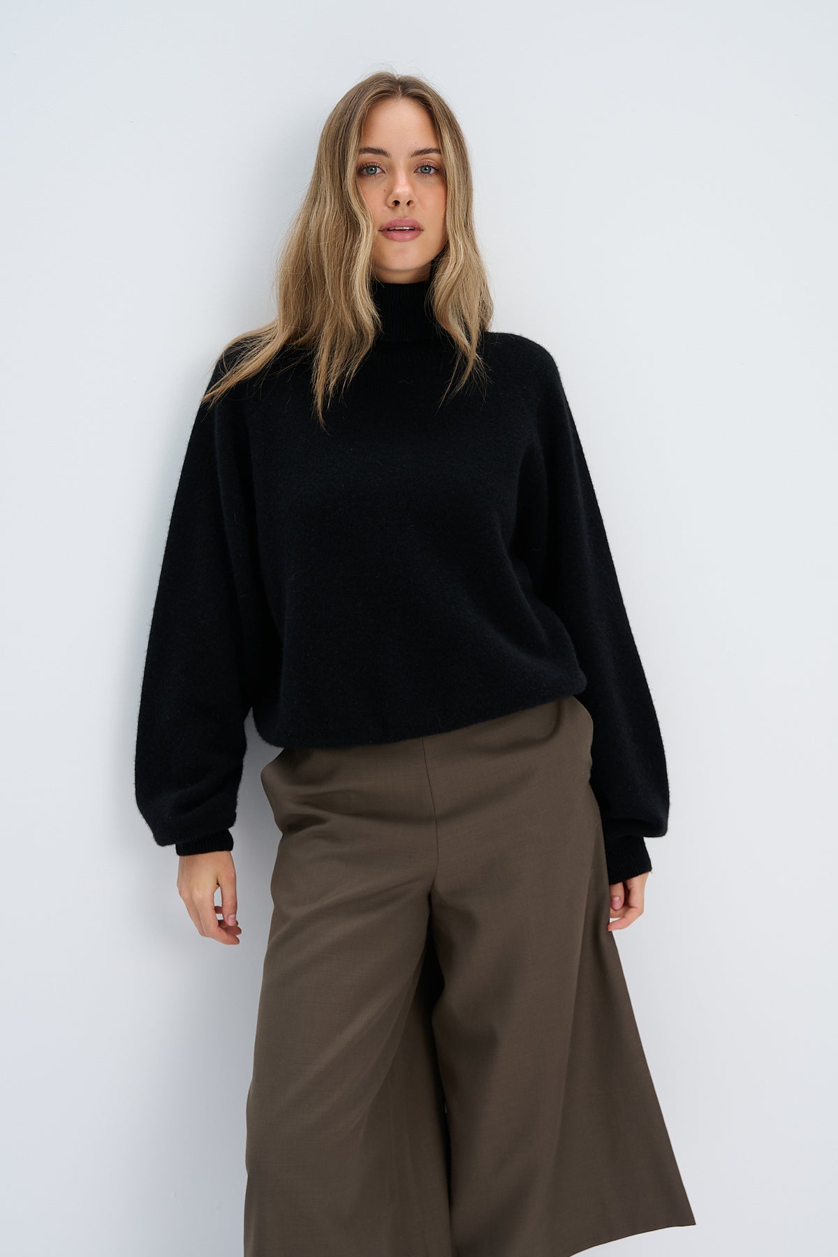 Sweter z kaszmiru z golfem CASHMERE VELVET AIR czarny