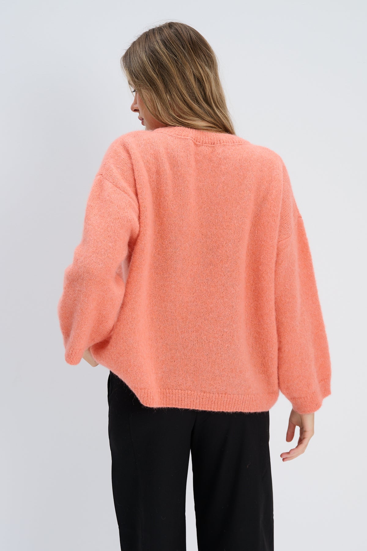 Sweter z wełny alpaki Avalon brzoskwiniowy