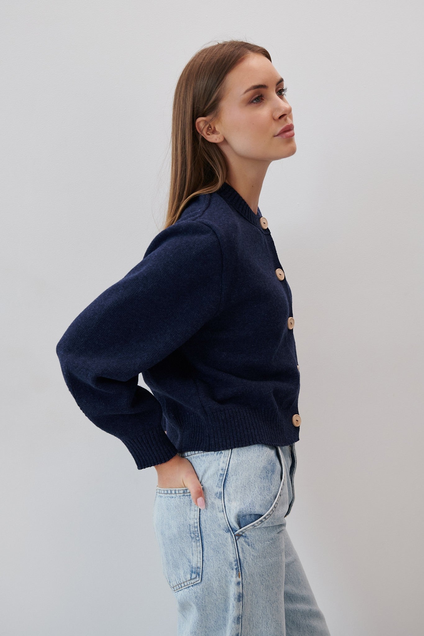 Wełniany kardigan zapinany granatowy - 4