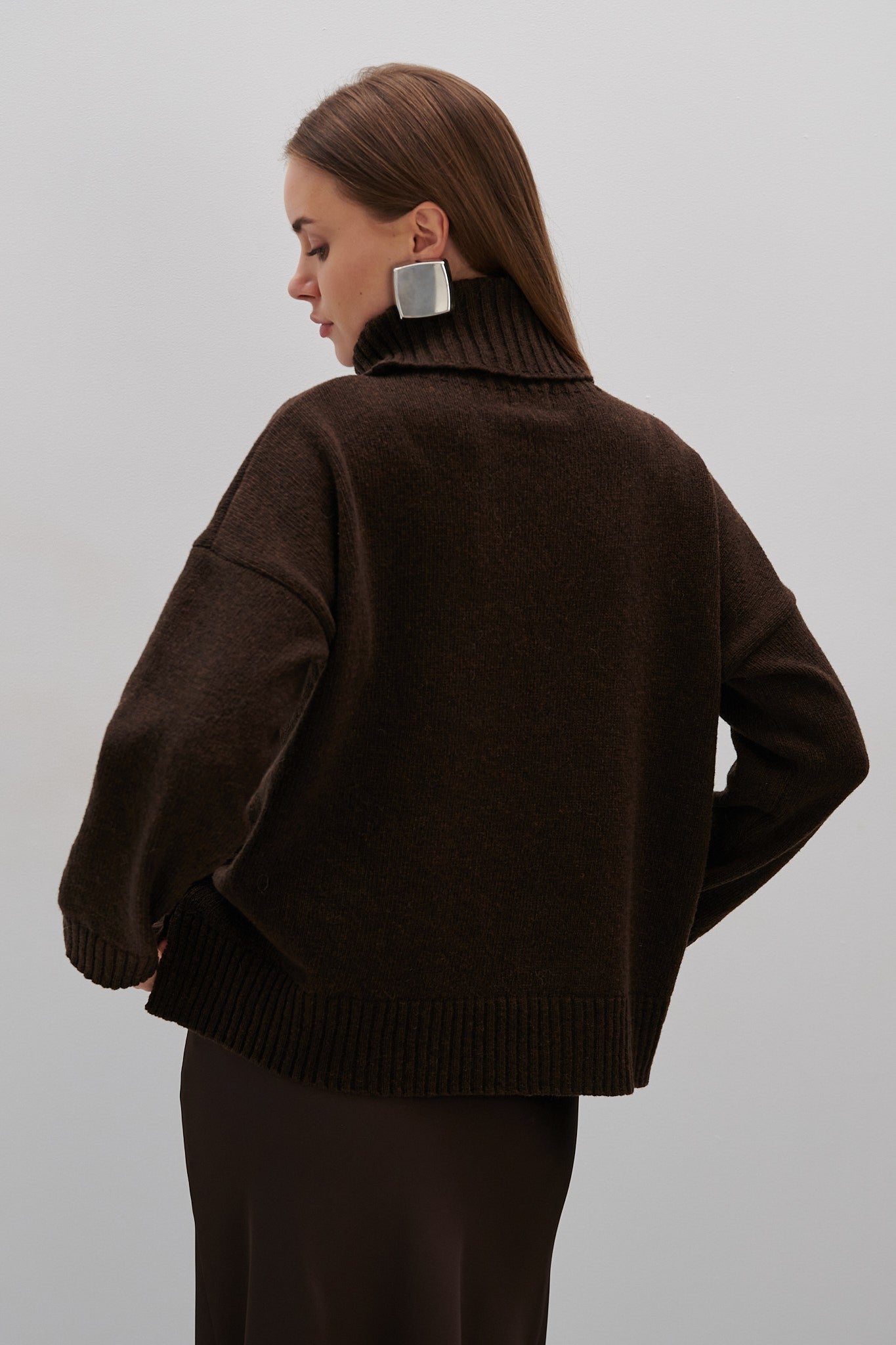 Wełniany luźny sweter z golfem brąz brązowy - 3