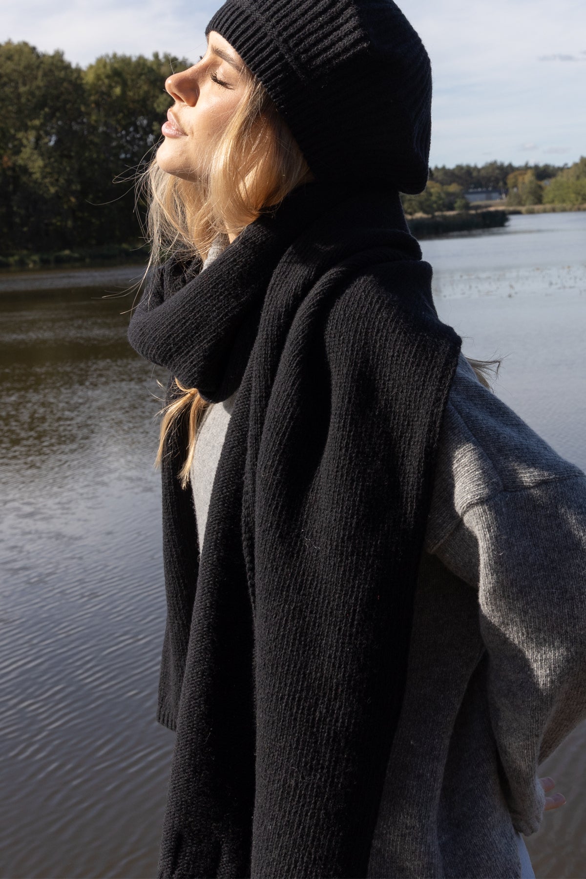 Wełniany szal czarny - 2