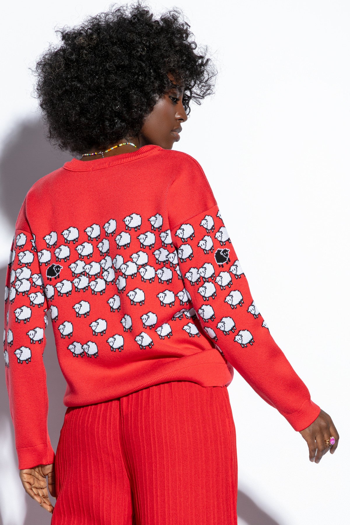 Żakardowy sweter owieczki czerwony - 3