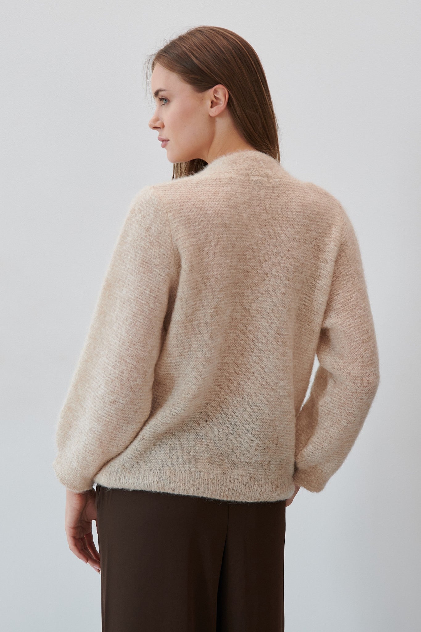 Zapinany kardigan z niefarbowanej wełny alpaki beżowy - 4