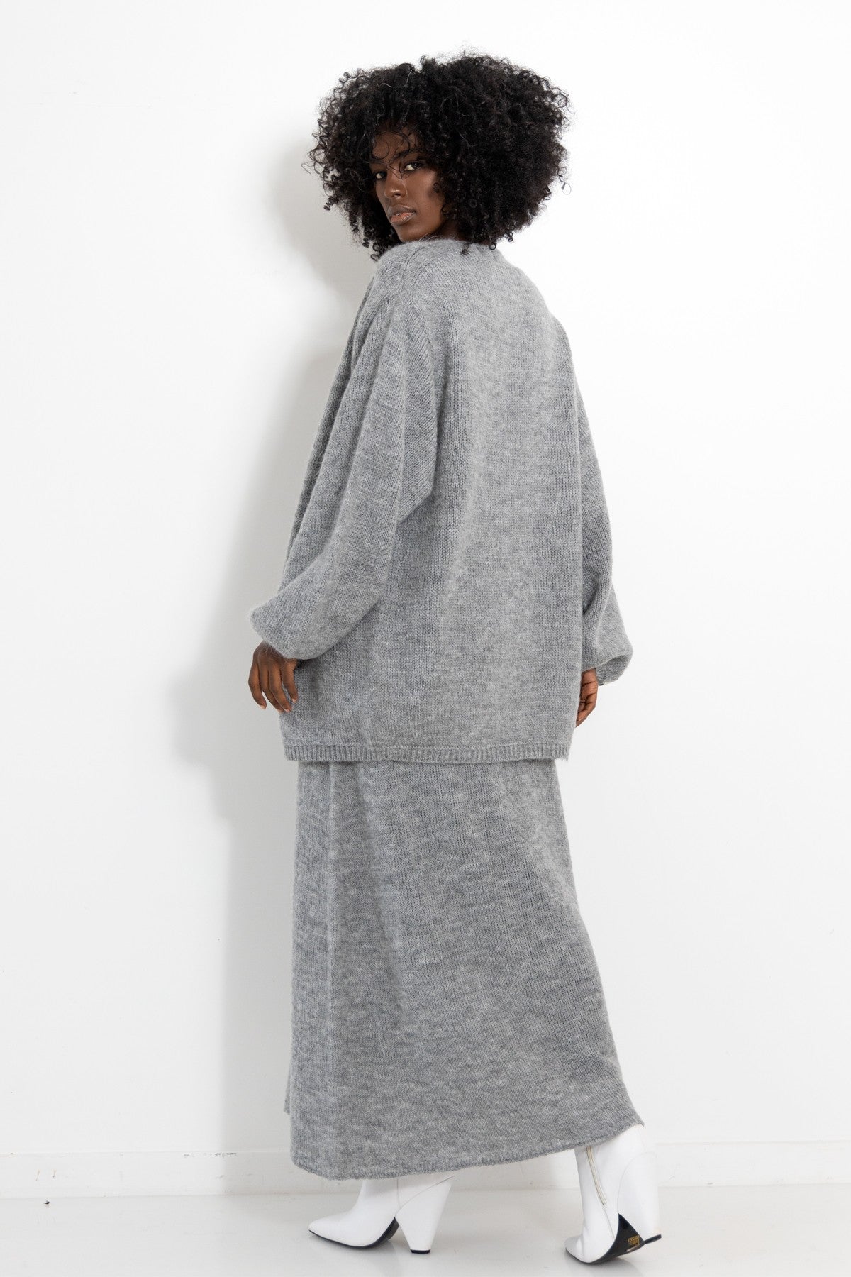 Zapinany ovesizowy wełniany kardigan szary - 6