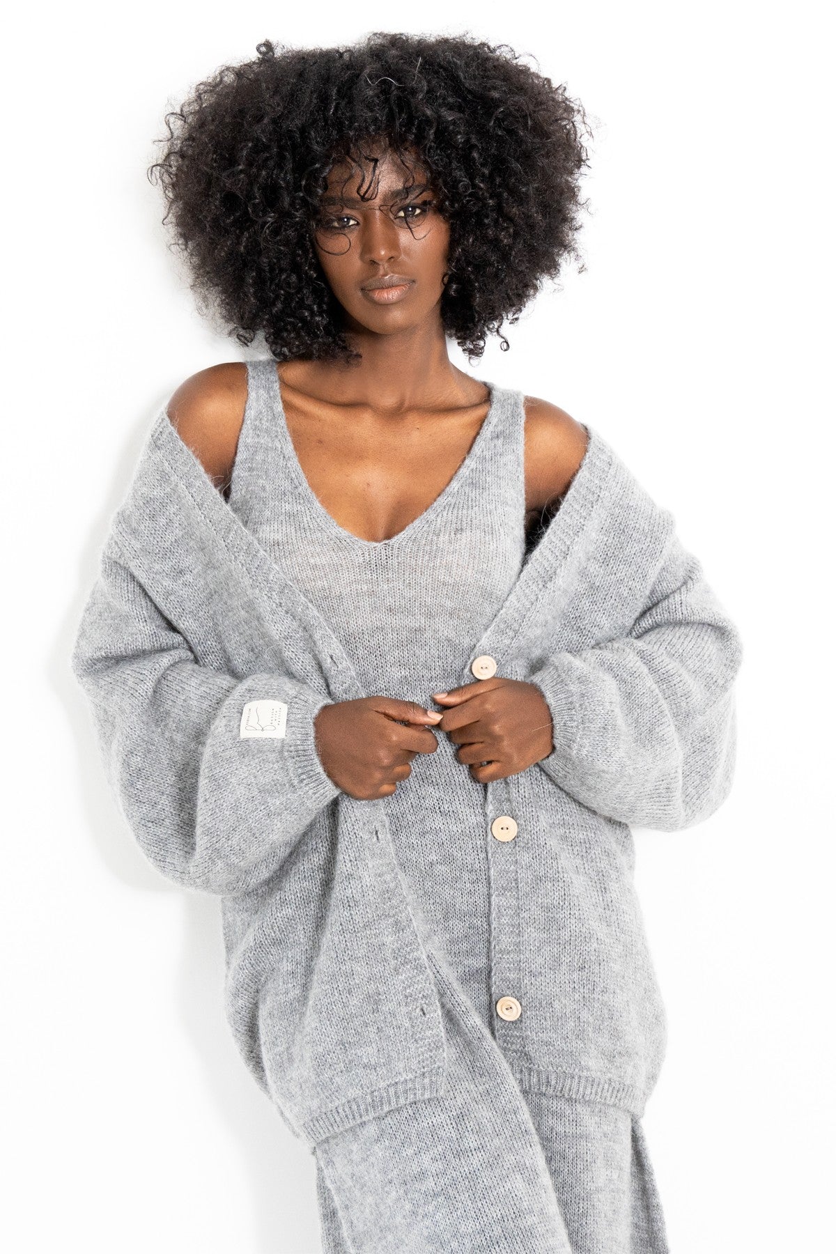 Zapinany ovesizowy wełniany kardigan szary - 2