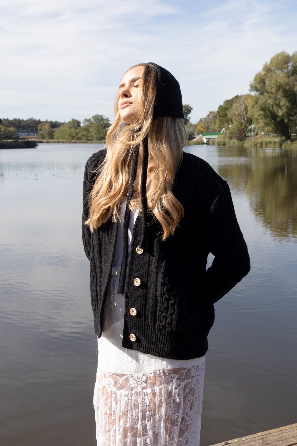 Zapinany wełniany kardigan czarny - 2