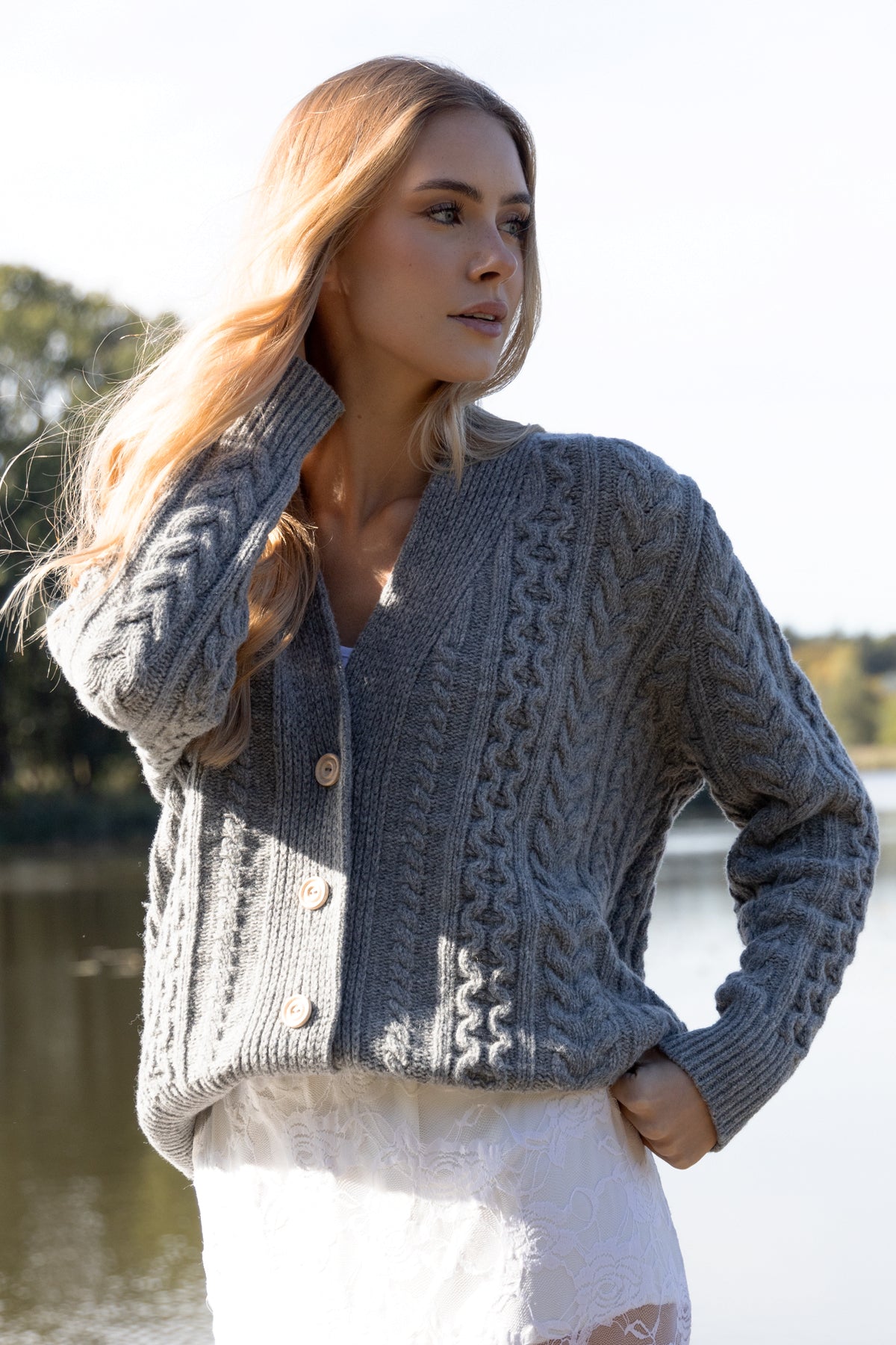 Zapinany wełniany kardigan szary - 2