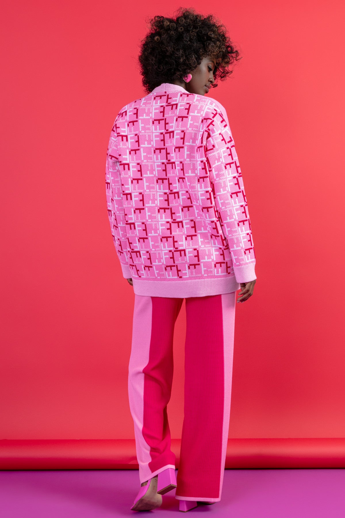 Zapinany żakardowy kardigan z wzorem podkowy słodki róż - 13