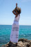 Długa ażurowa sukienna z dekoltem F1463 na wakacje, na plażę