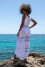 Długa ażurowa sukienna z dekoltem F1463 na wakacje, na plażę