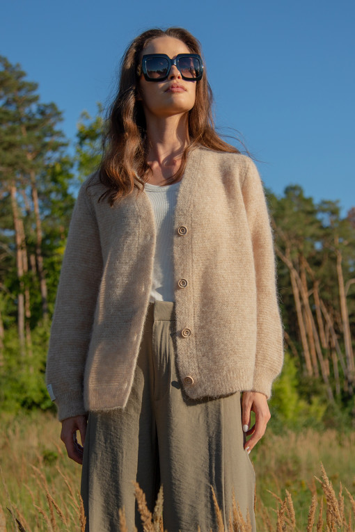 Button-up cardigan made from undyed alpaca wool F1725