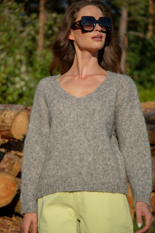 Classic sweater made from undyed alpaca wool and Maco cotton F1740