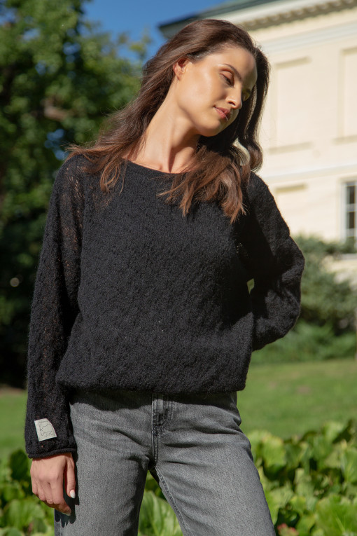 Classic sweater made from baby alpaca wool F1731