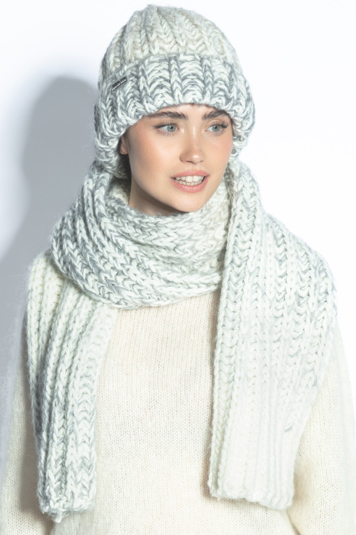 WOOL HAT AND SCARF SET WITH A CHUNKY KNIT F1770